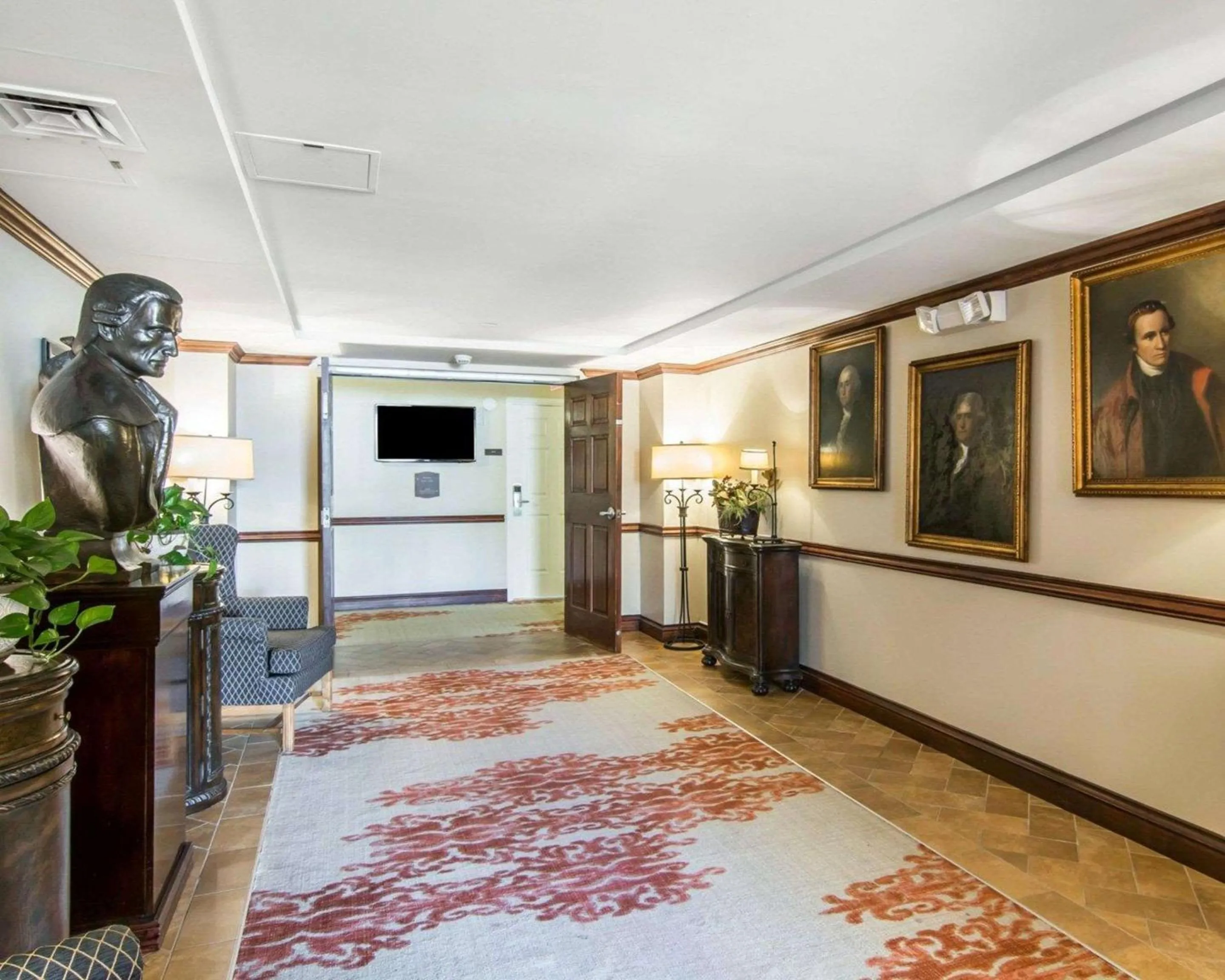 Lobby or reception in Bluegreen Vacations Patrick Henry Square, an Ascend Collection Resort