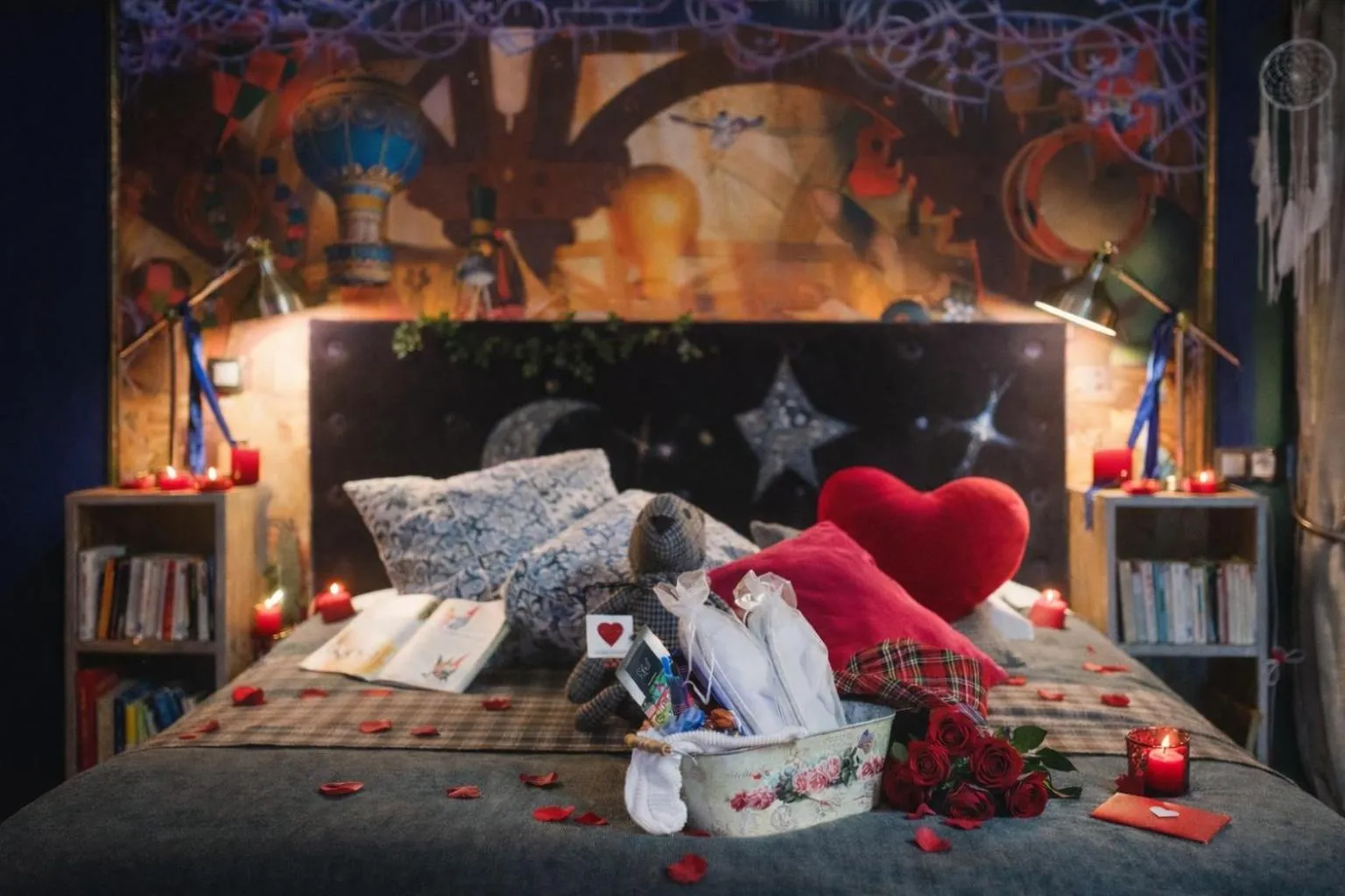 Decorative detail, Bed in Au2 Maison d'Hôtes - Guest House Au2