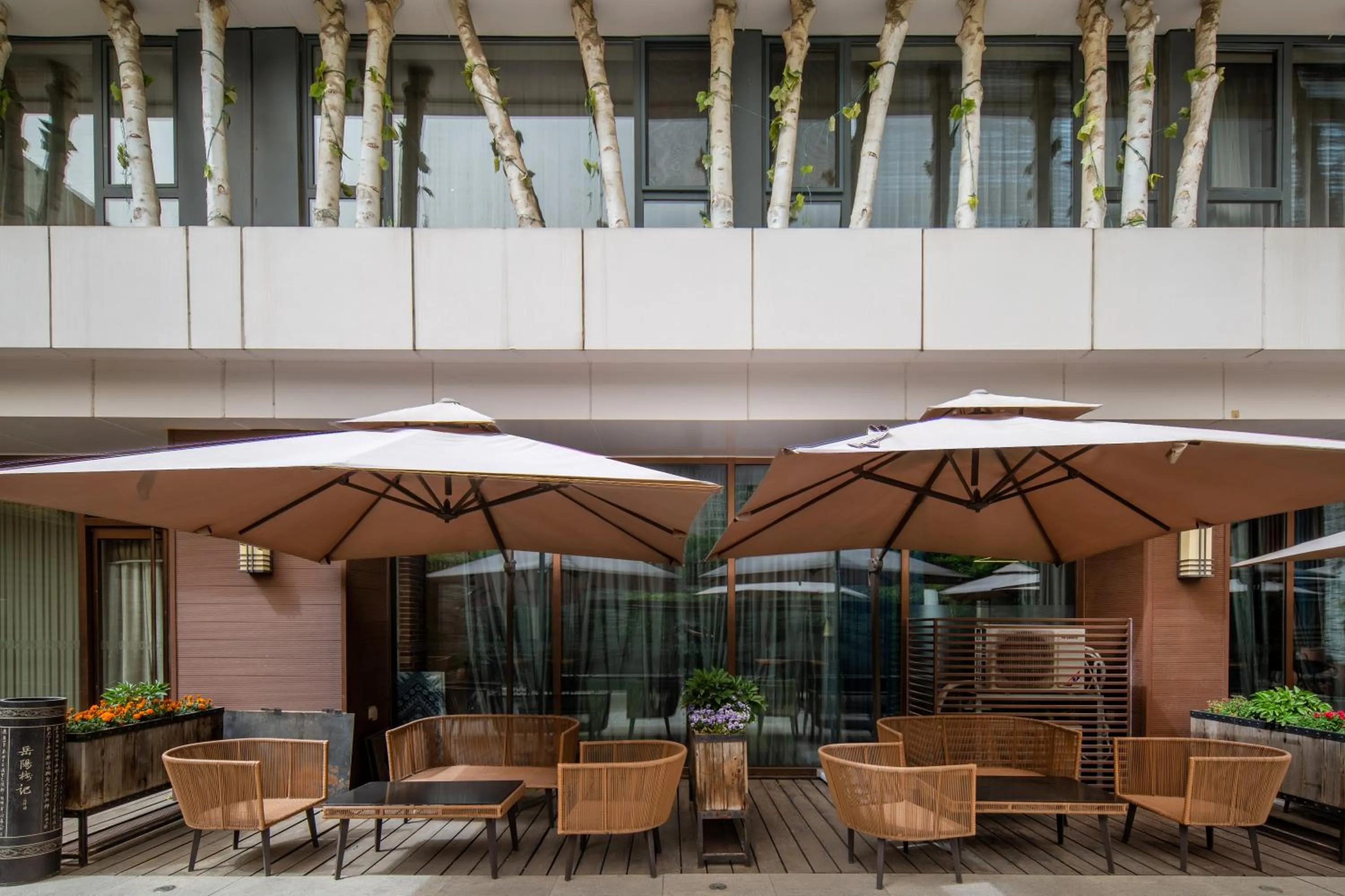 Garden, Restaurant/Places to Eat in Gotel Capital