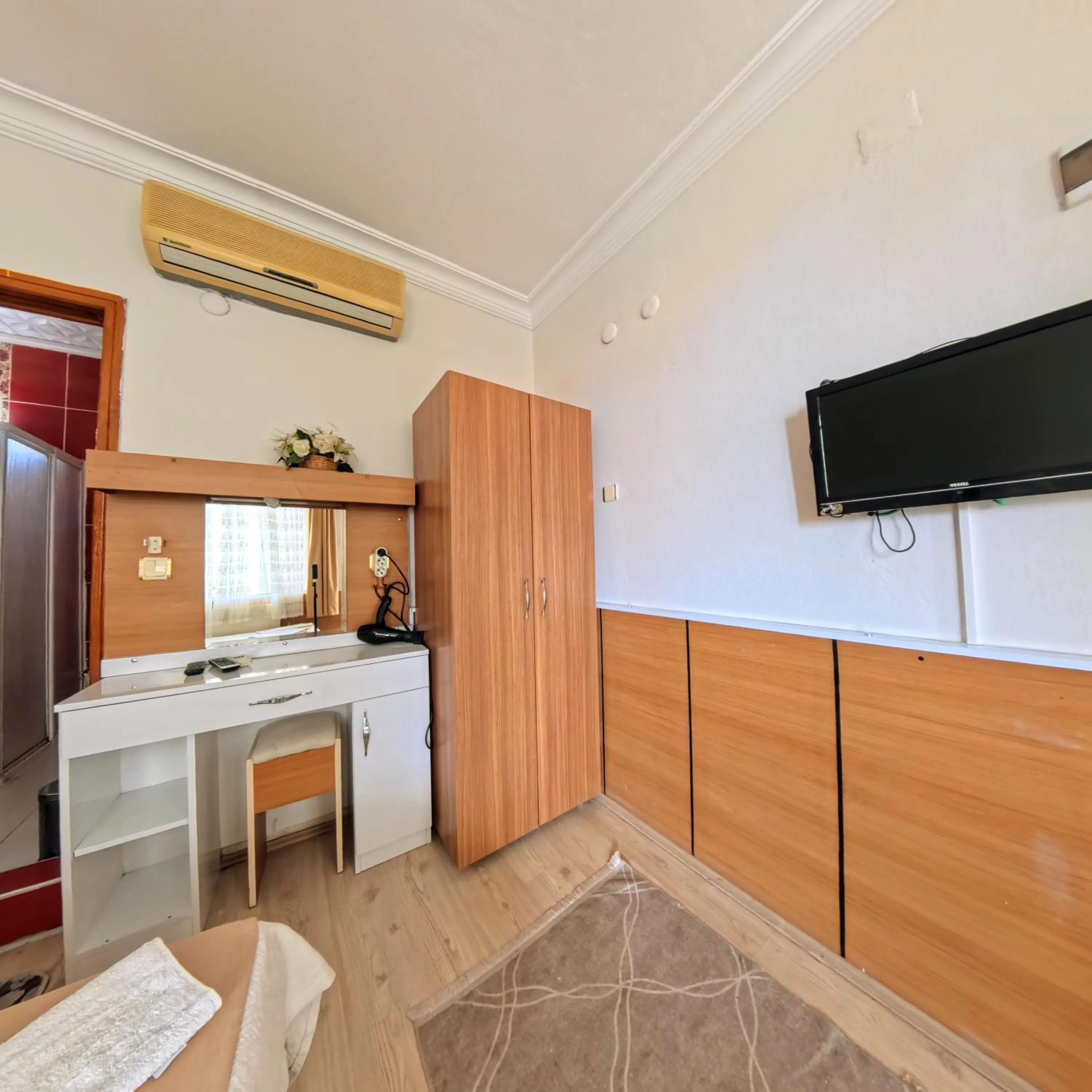 TV and multimedia in Kervansaray Hotel