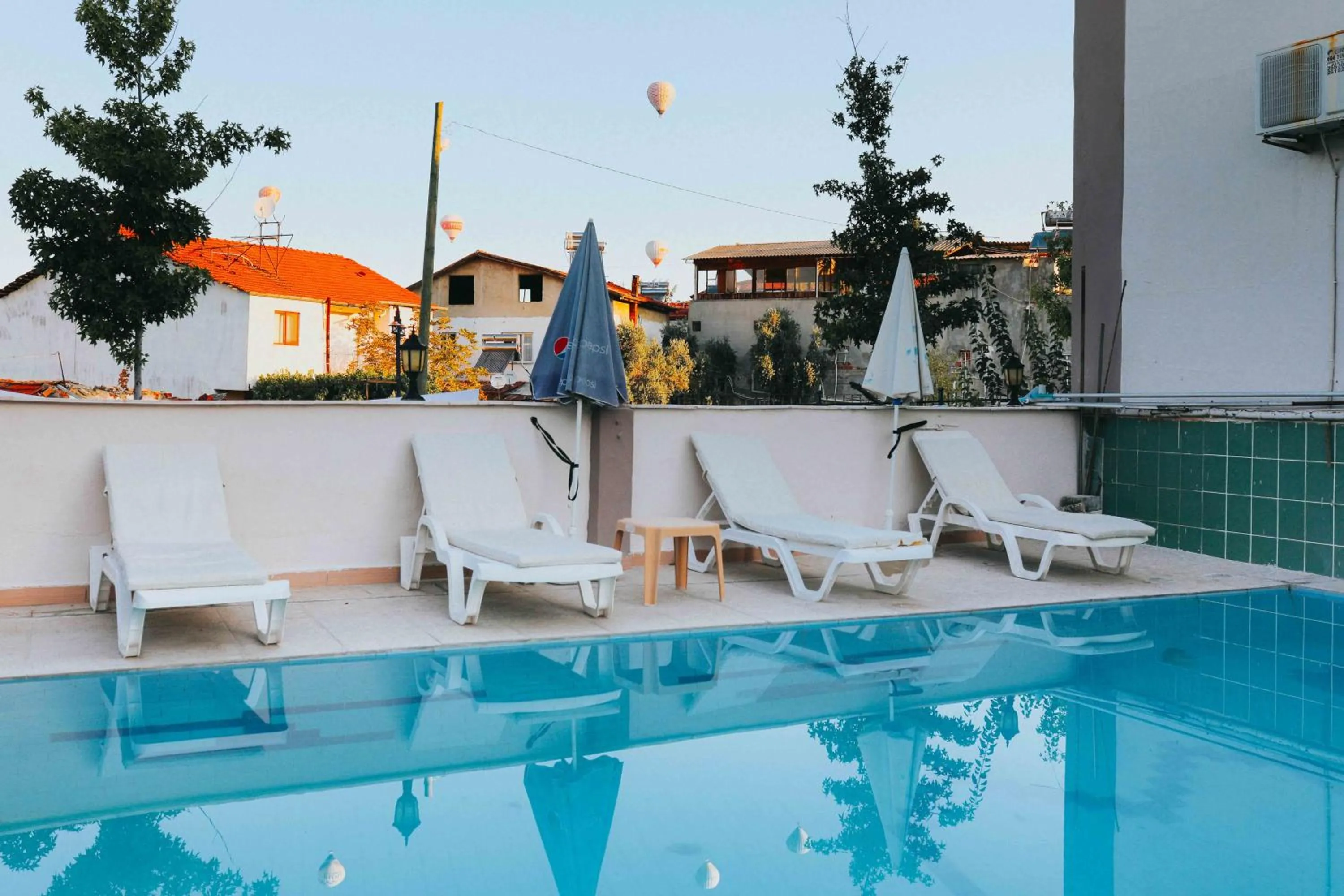 Swimming pool in Kervansaray Hotel