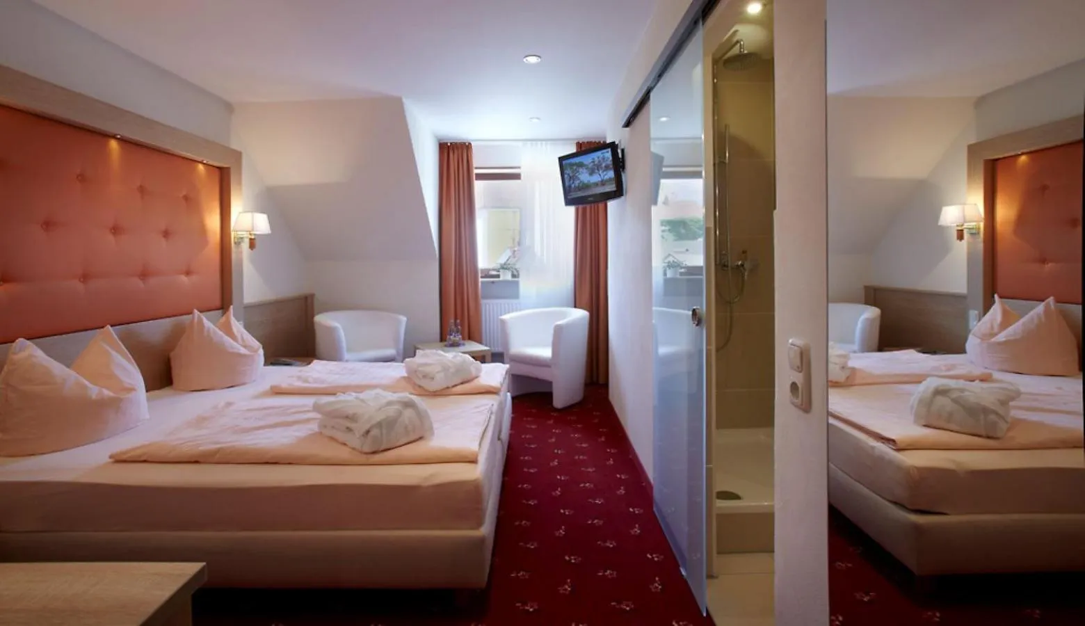 Photo of the whole room, Bed in Hotel Gasthof Zur Post