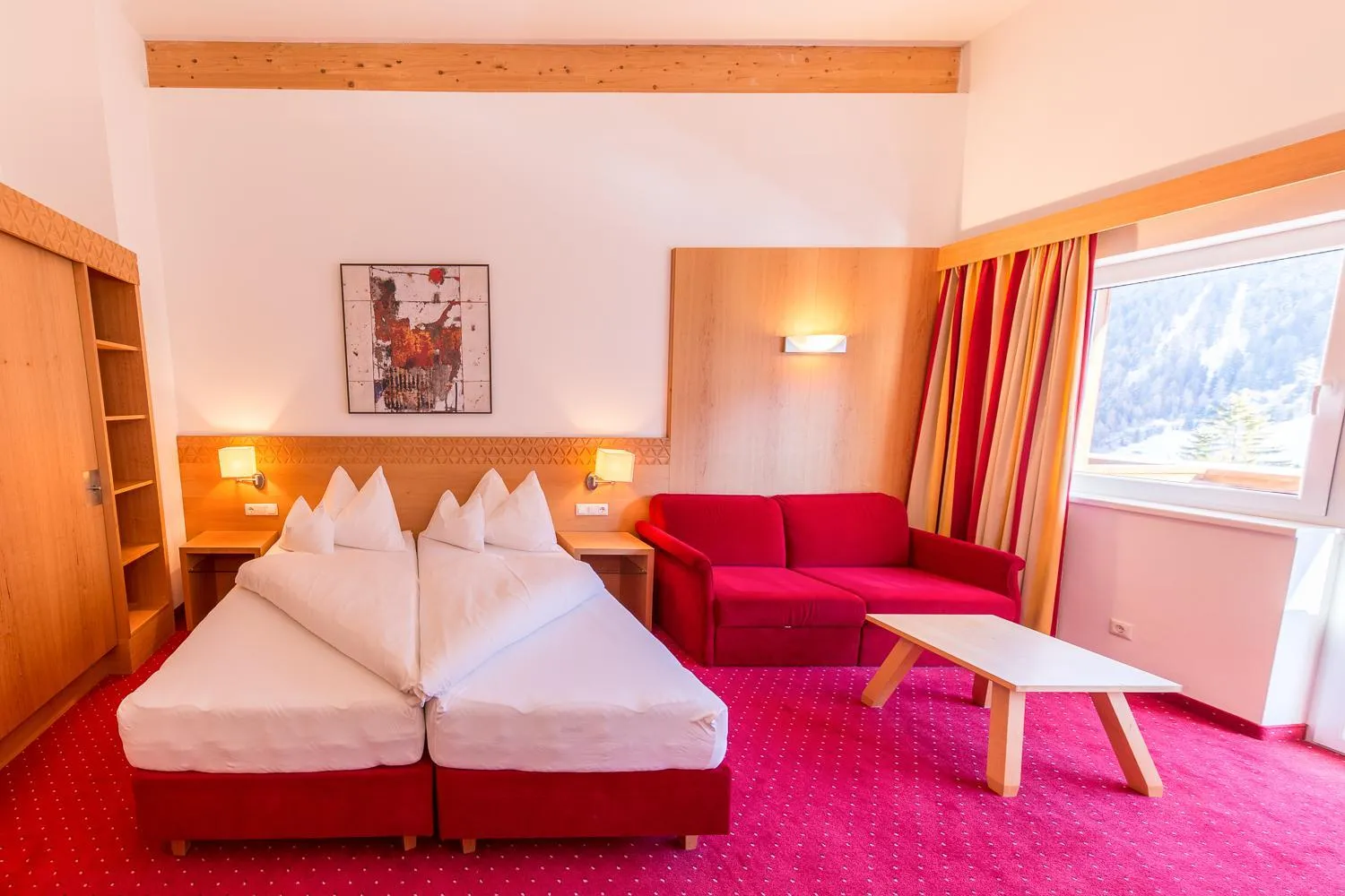 Bed in Hotel Karl Schranz