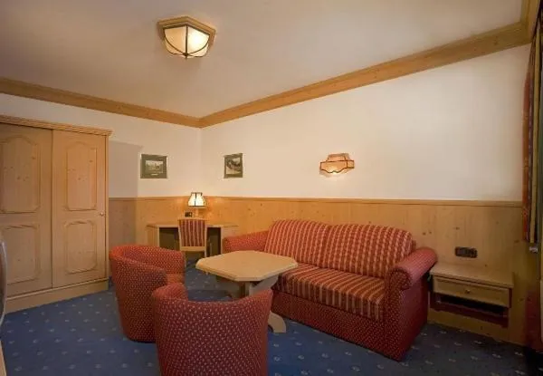 Seating area in Hotel Karl Schranz