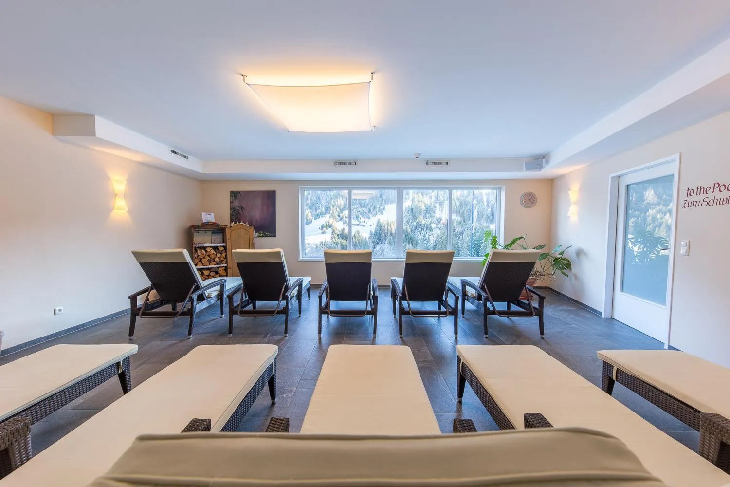 Swimming pool in Hotel Karl Schranz