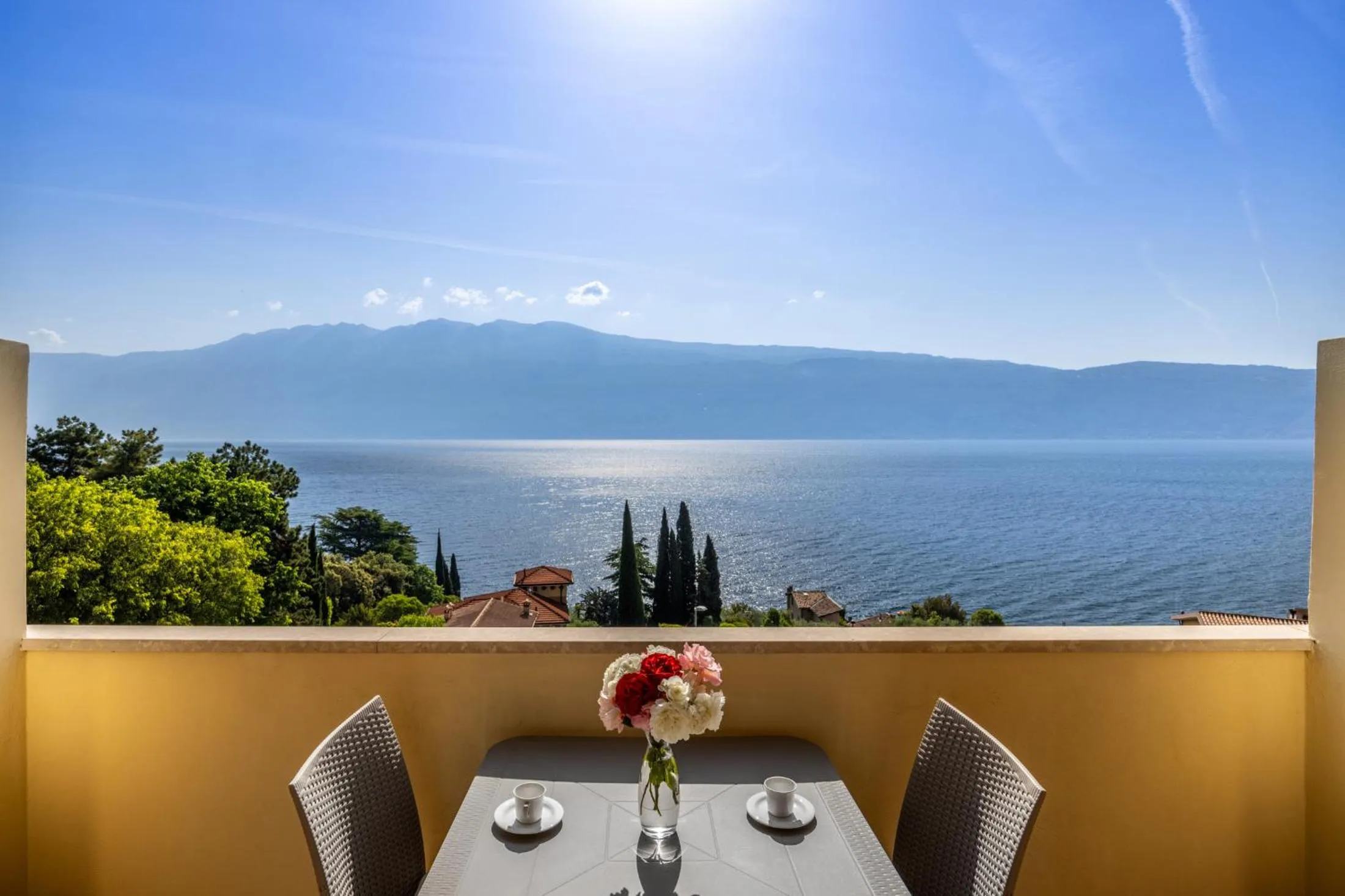 Day in Hotel Meandro - Lake View