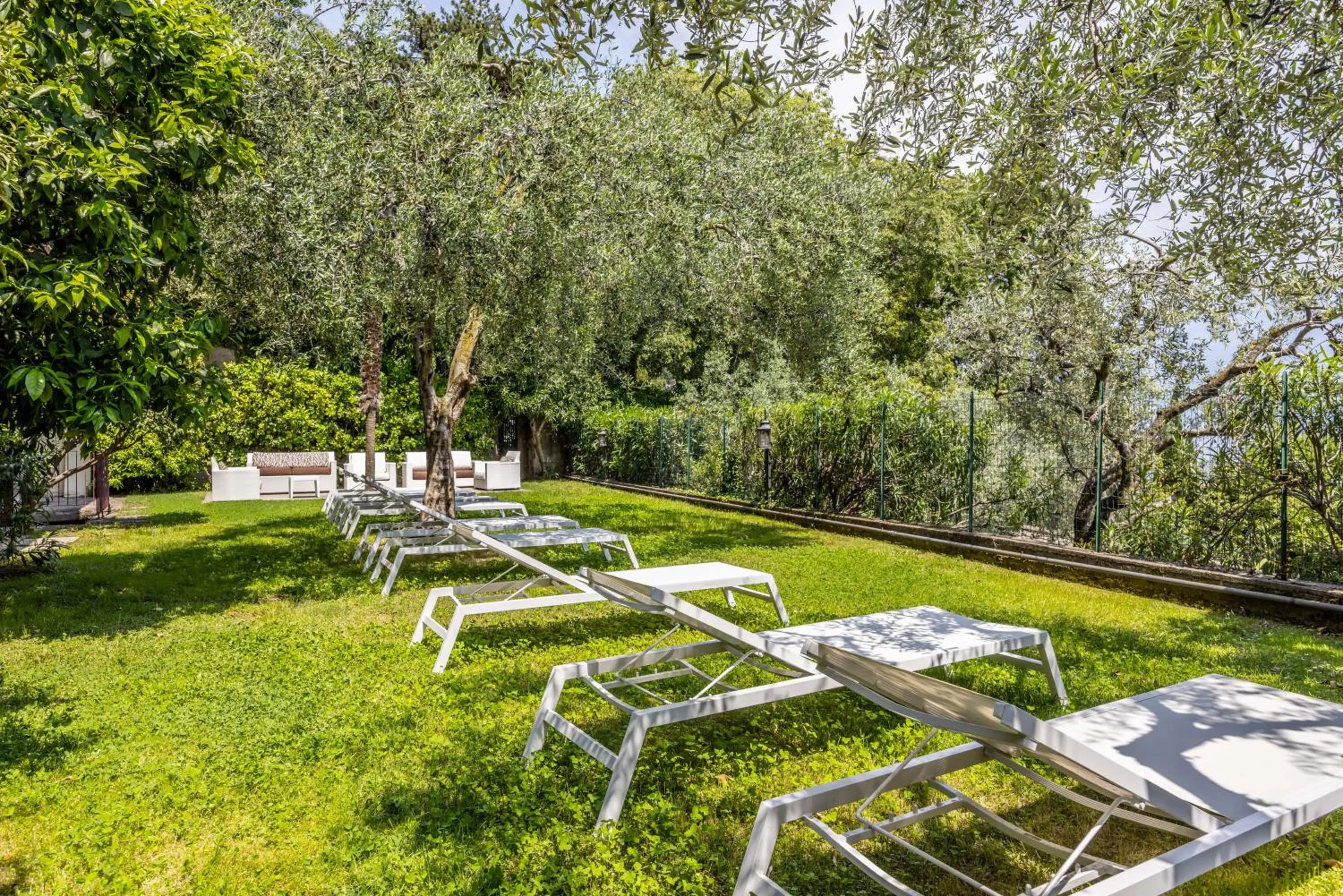 Day in Hotel Meandro - Lake View