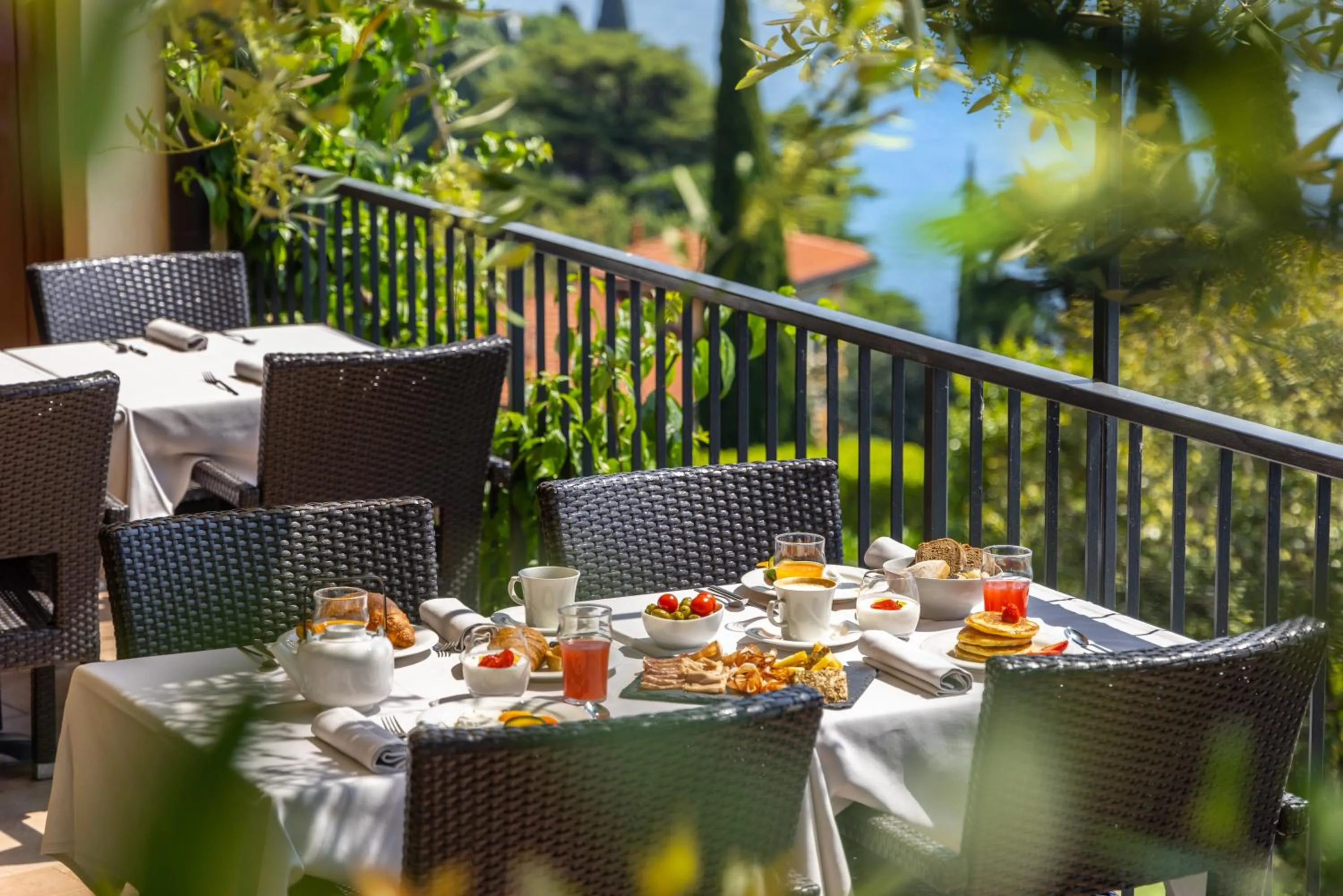 Day in Hotel Meandro - Lake View