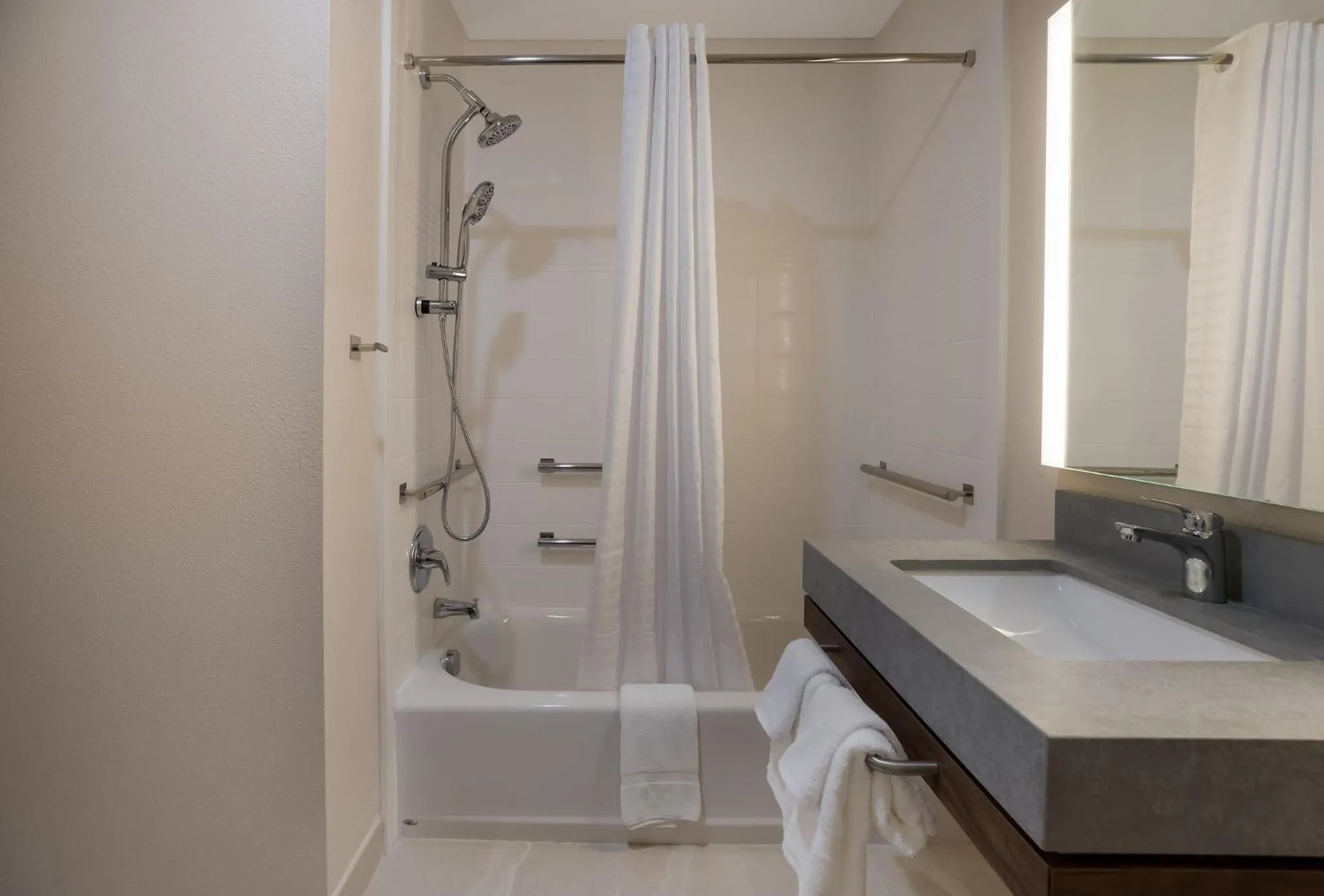 Bedroom in Candlewood Suites Lafayette - River Ranch by IHG