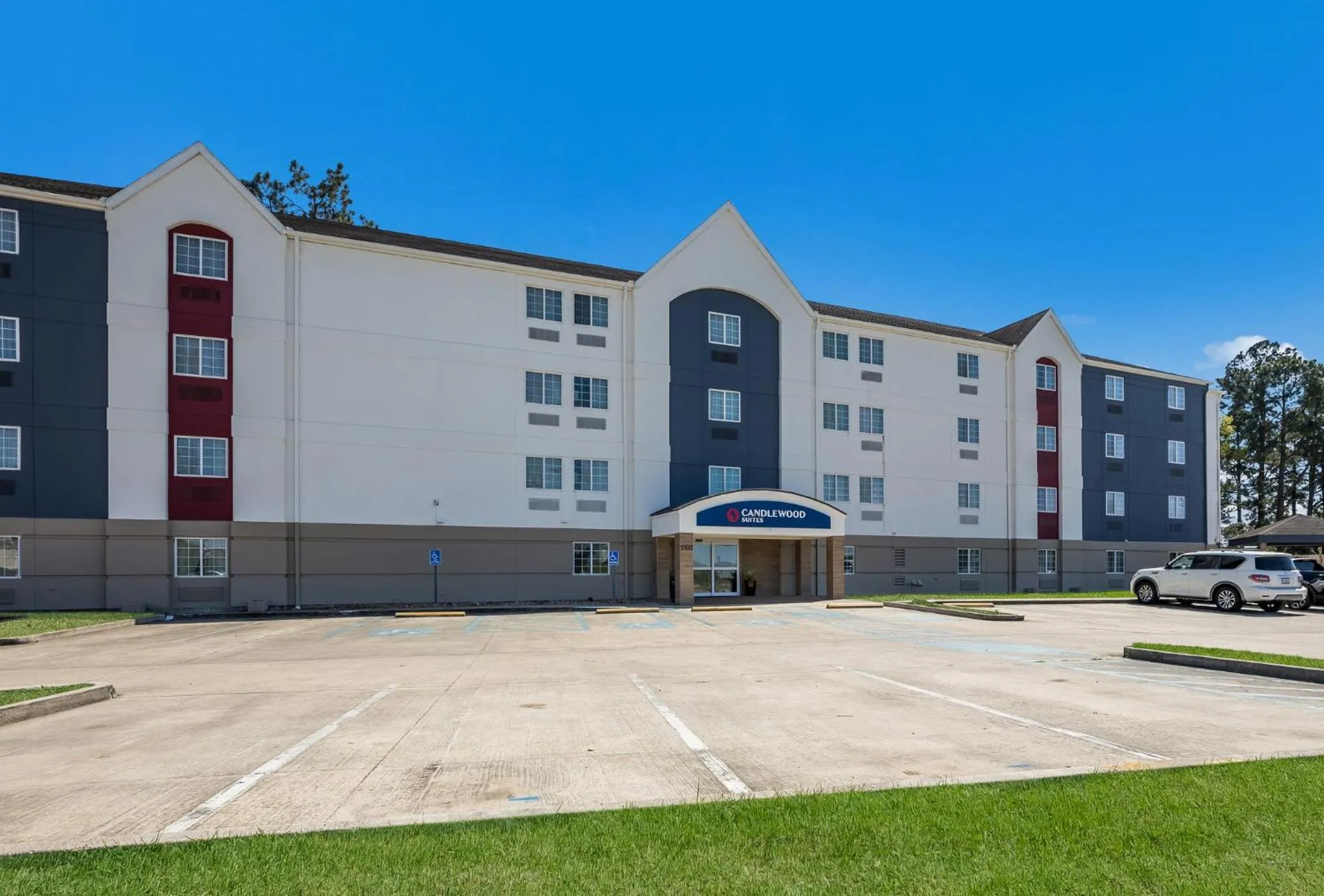 Property building in Candlewood Suites Lafayette - River Ranch by IHG