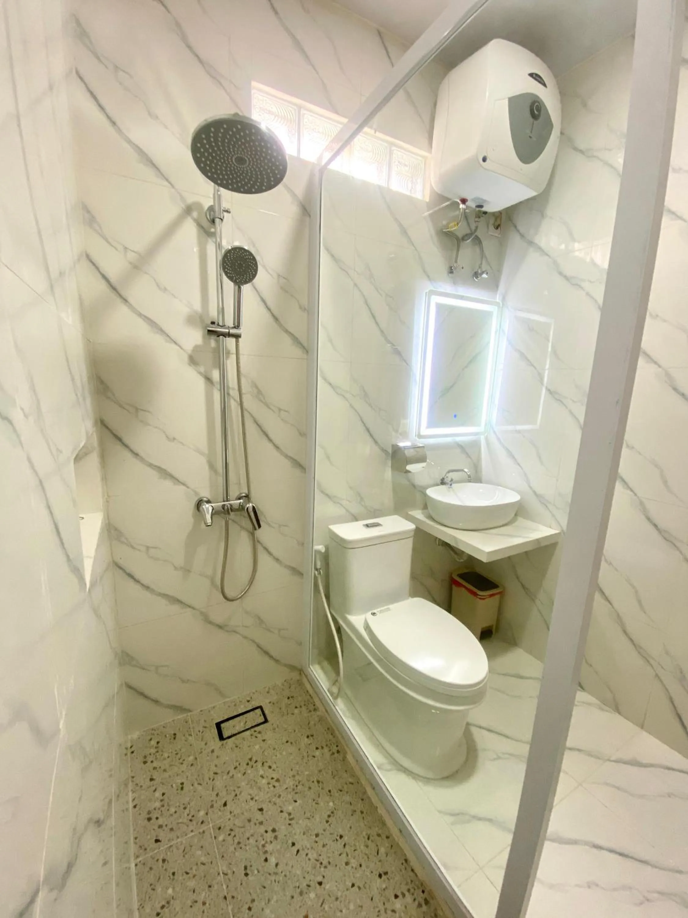 Shower in Wita Homestay Berawa