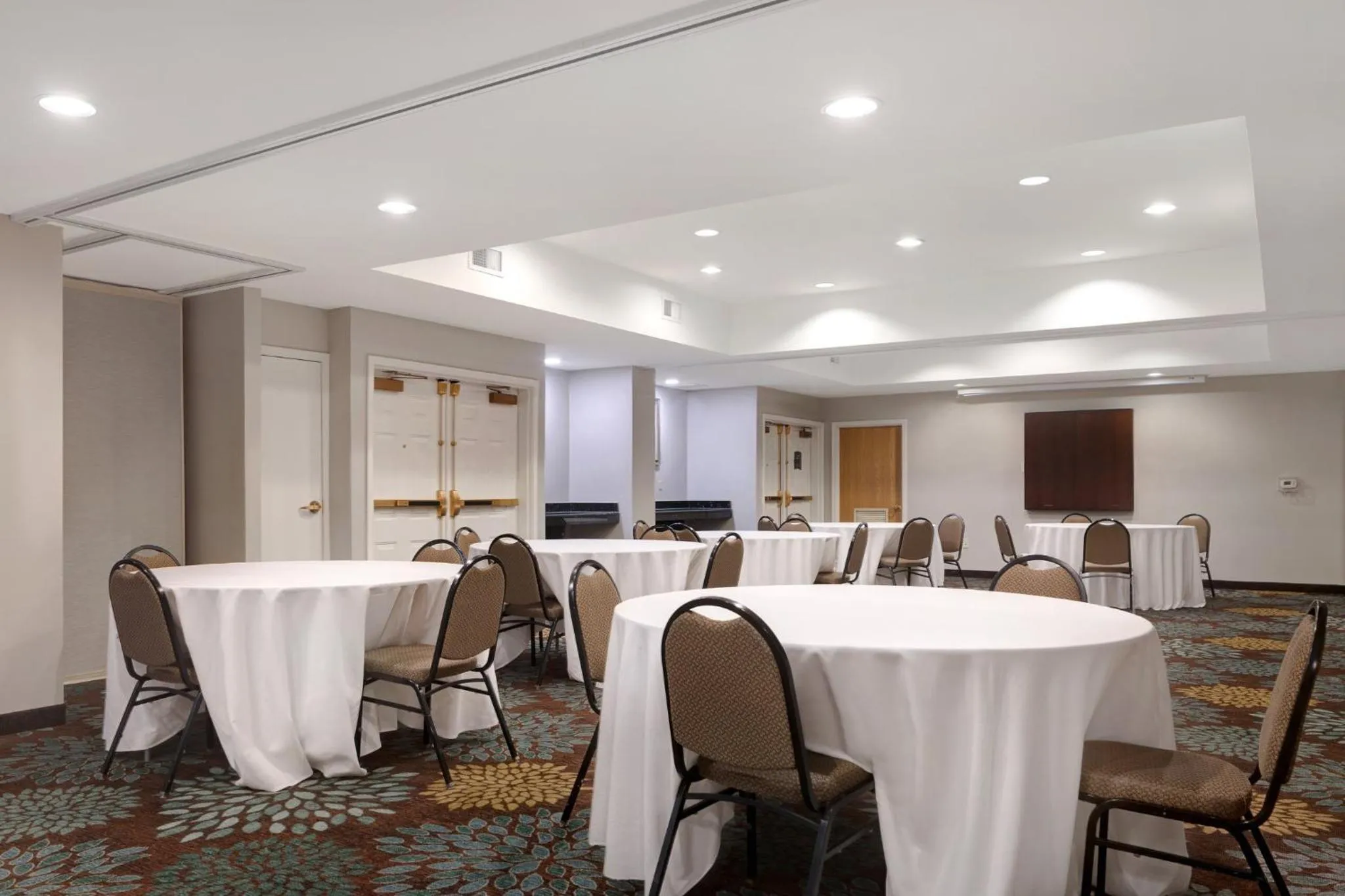 Meeting/conference room in Staybridge Suites Tallahassee I-10 East by IHG