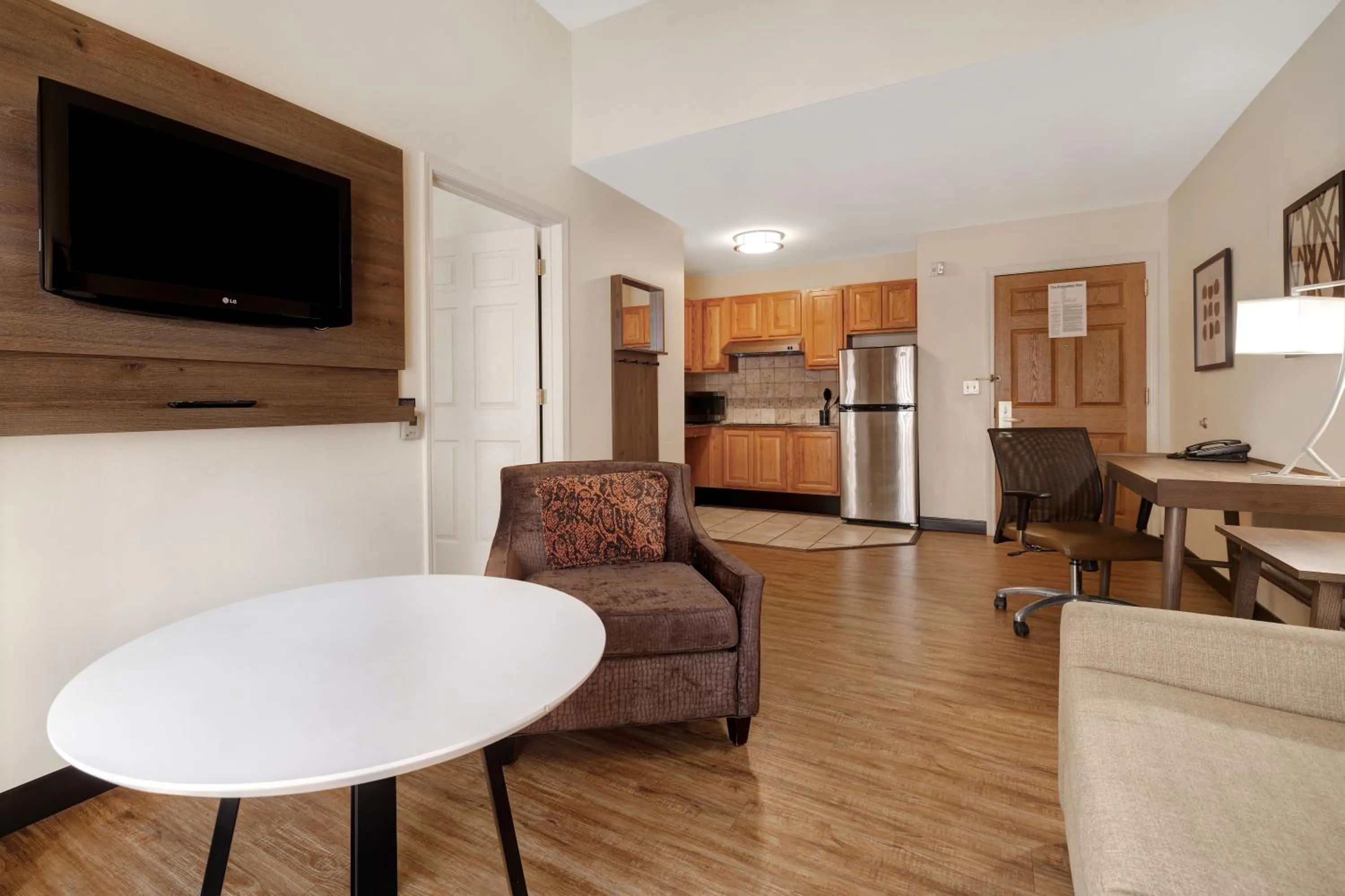 Living room in Staybridge Suites Tallahassee I-10 East by IHG