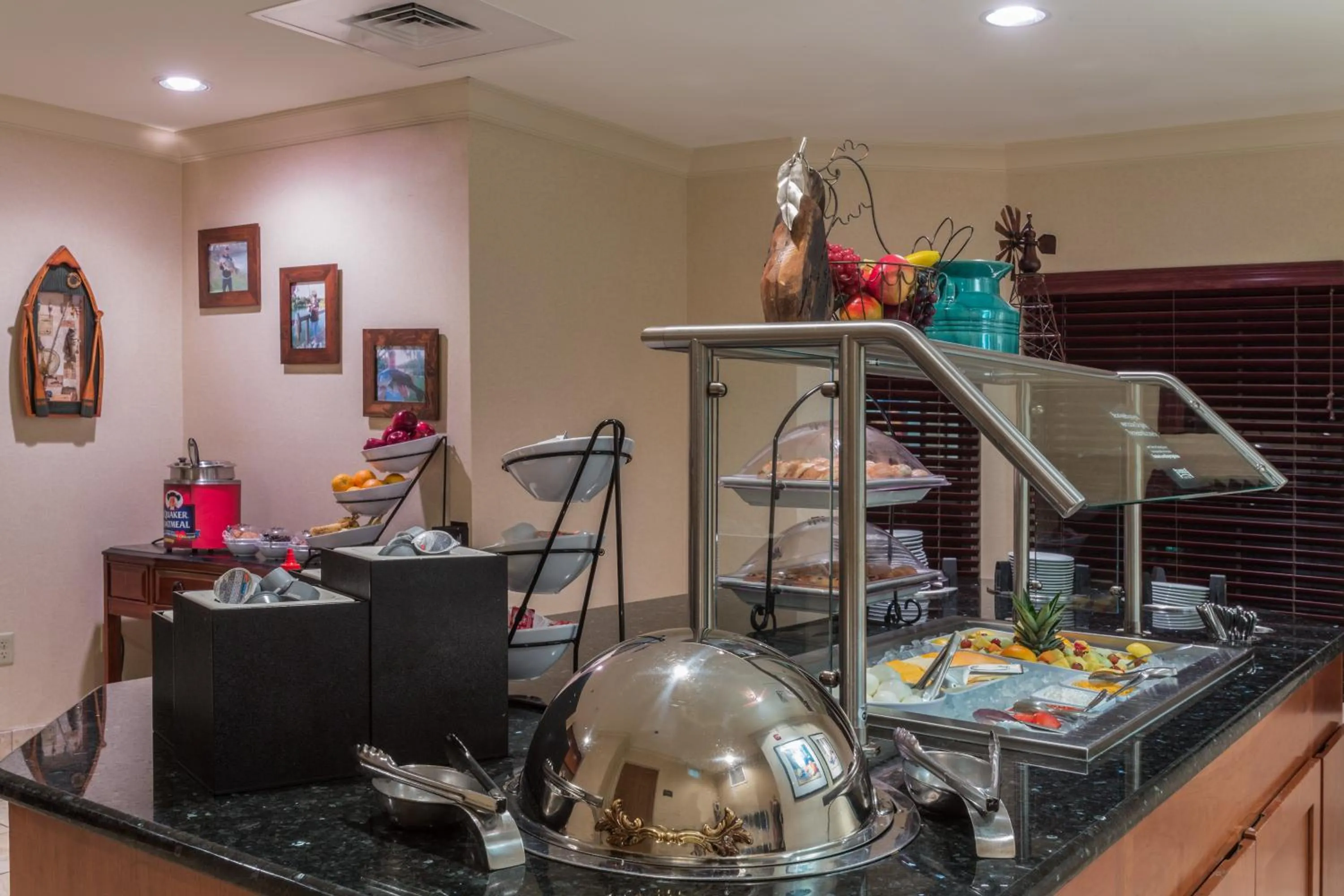 Breakfast in Staybridge Suites Tallahassee I-10 East by IHG