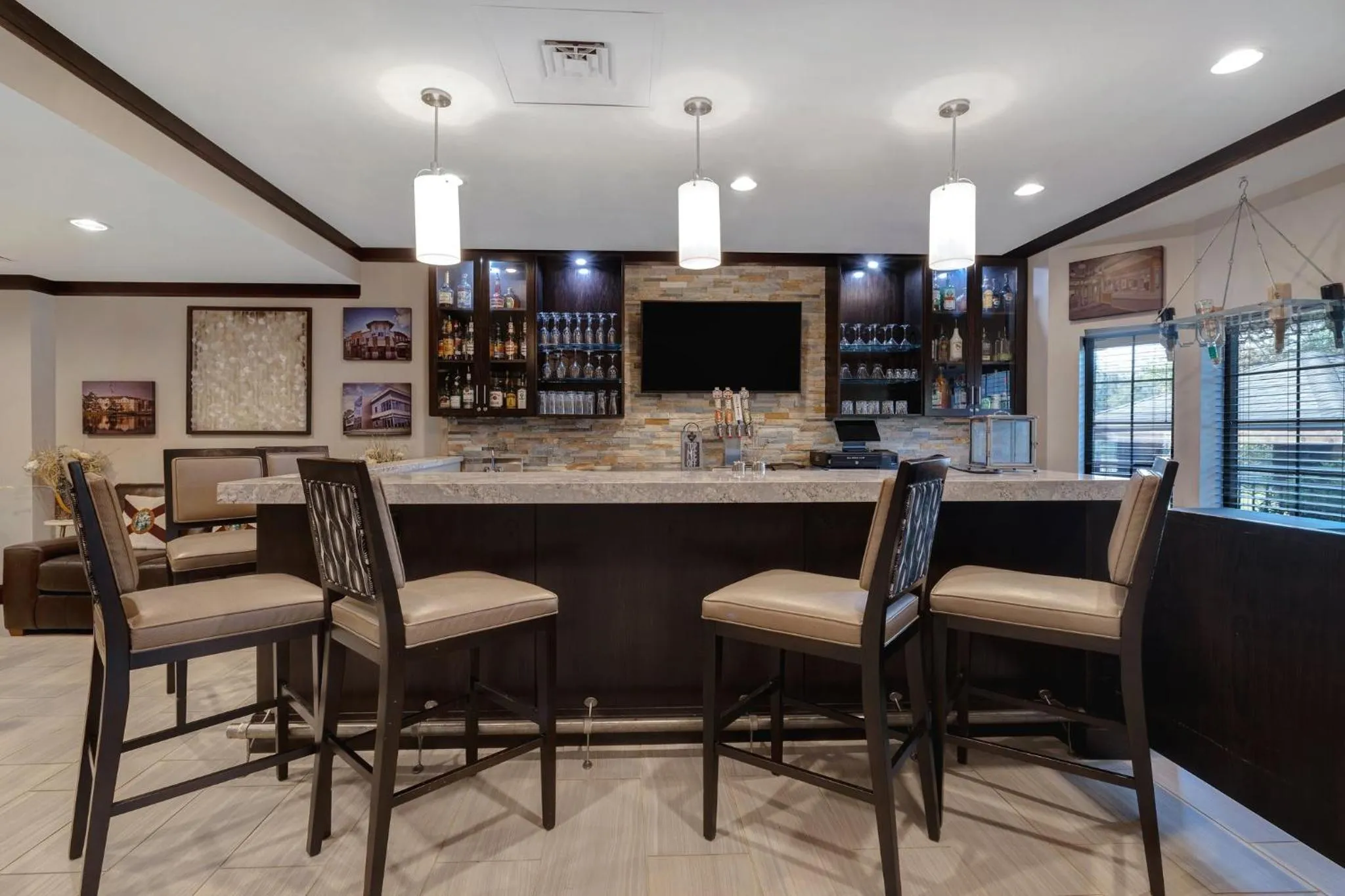 Lounge or bar in Staybridge Suites Tallahassee I-10 East by IHG