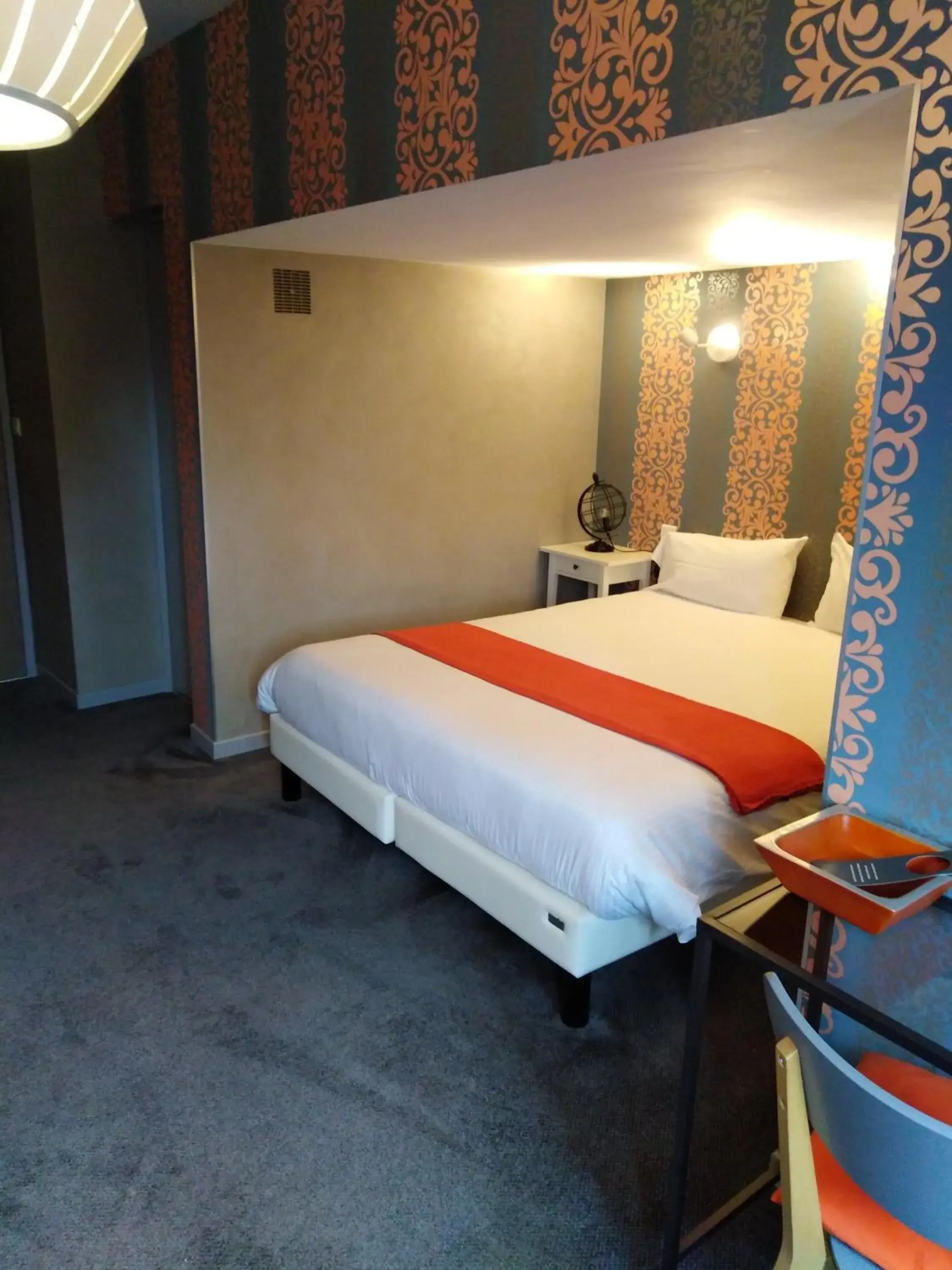 Large Double Room in Hôtel Restaurant Logis Coté Lac Large Double Room in Hôtel Restaurant Logis Coté Lac