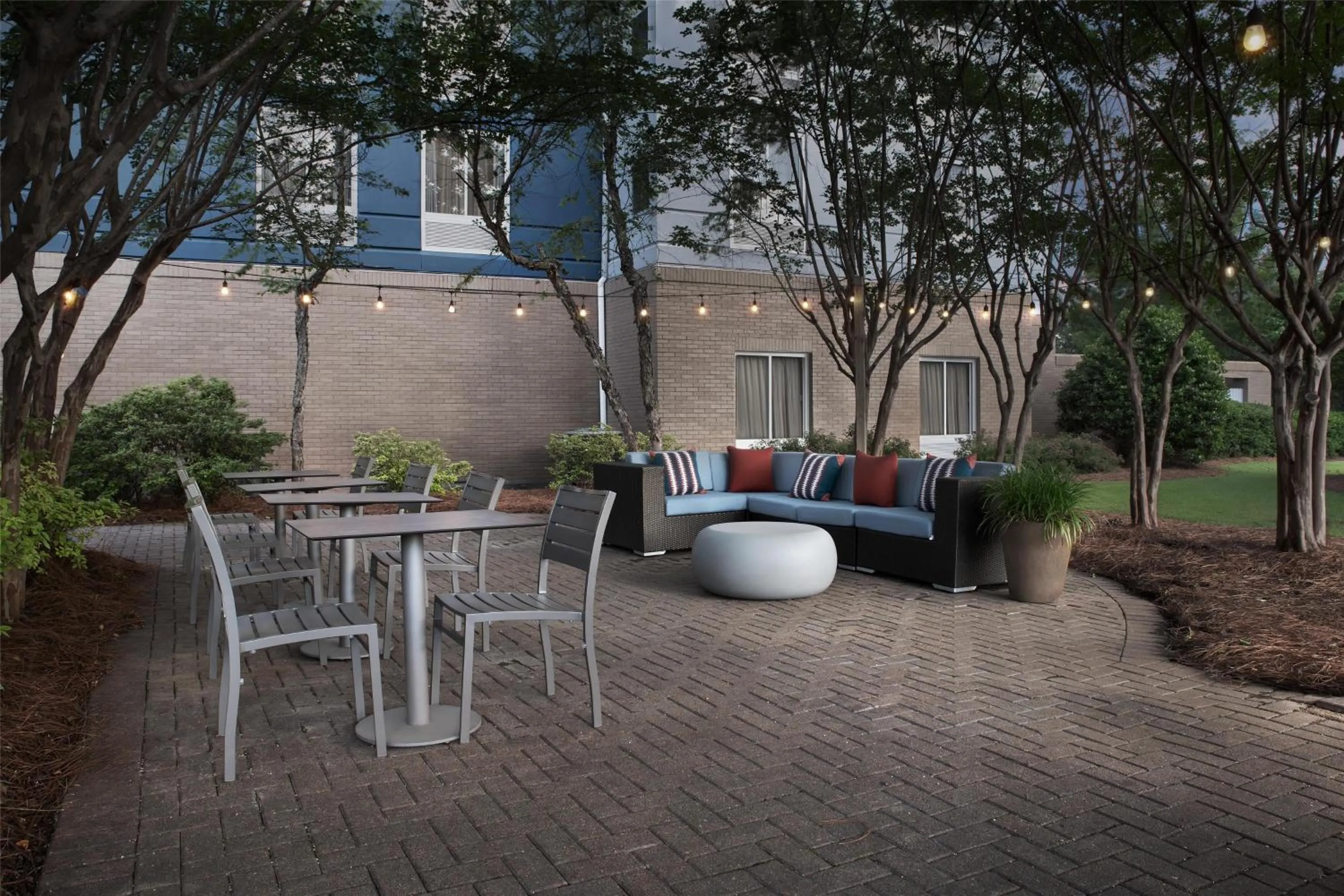 Patio in Hilton Garden Inn Auburn/Opelika
