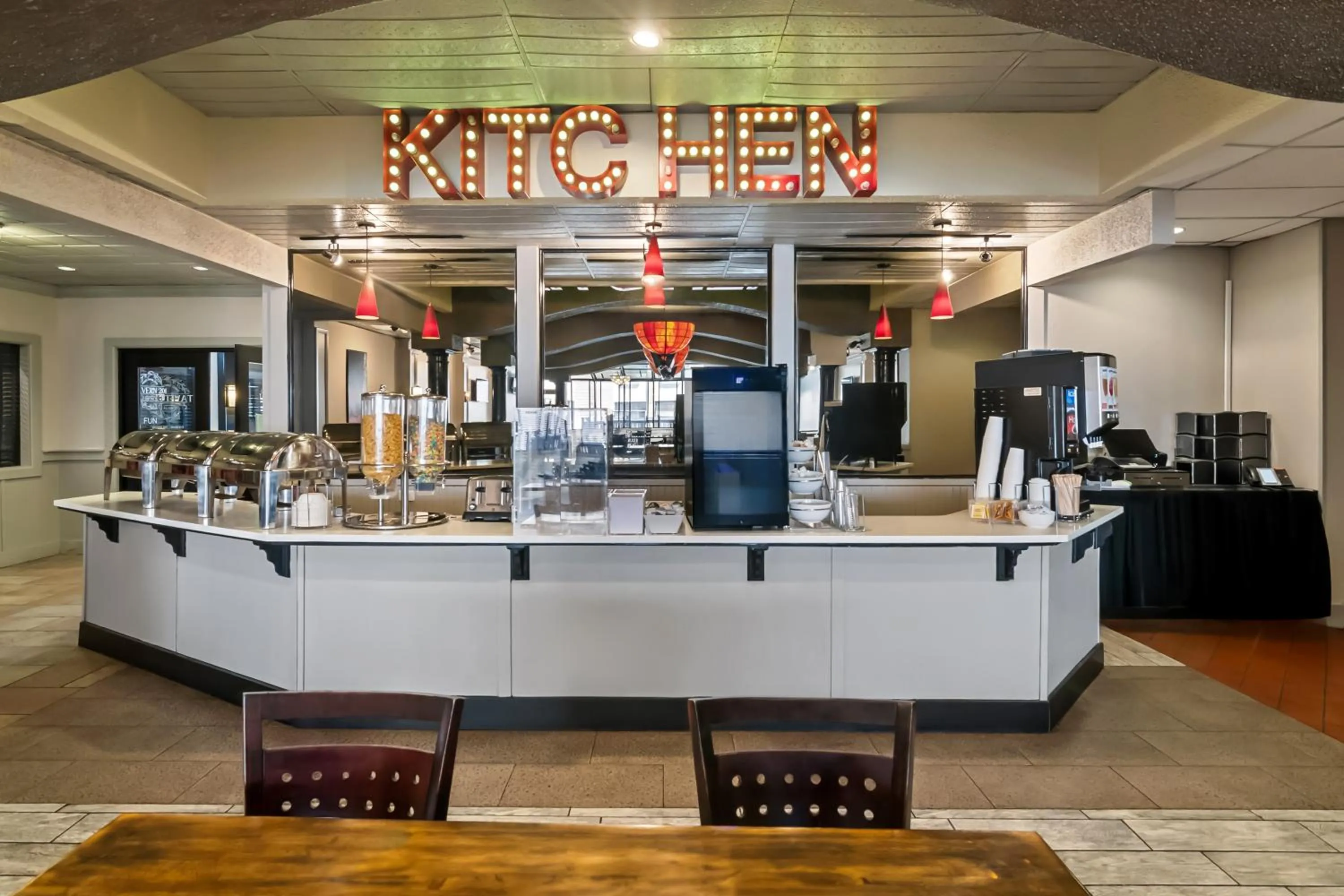 Breakfast in Clarion Inn North Haven - New Haven North