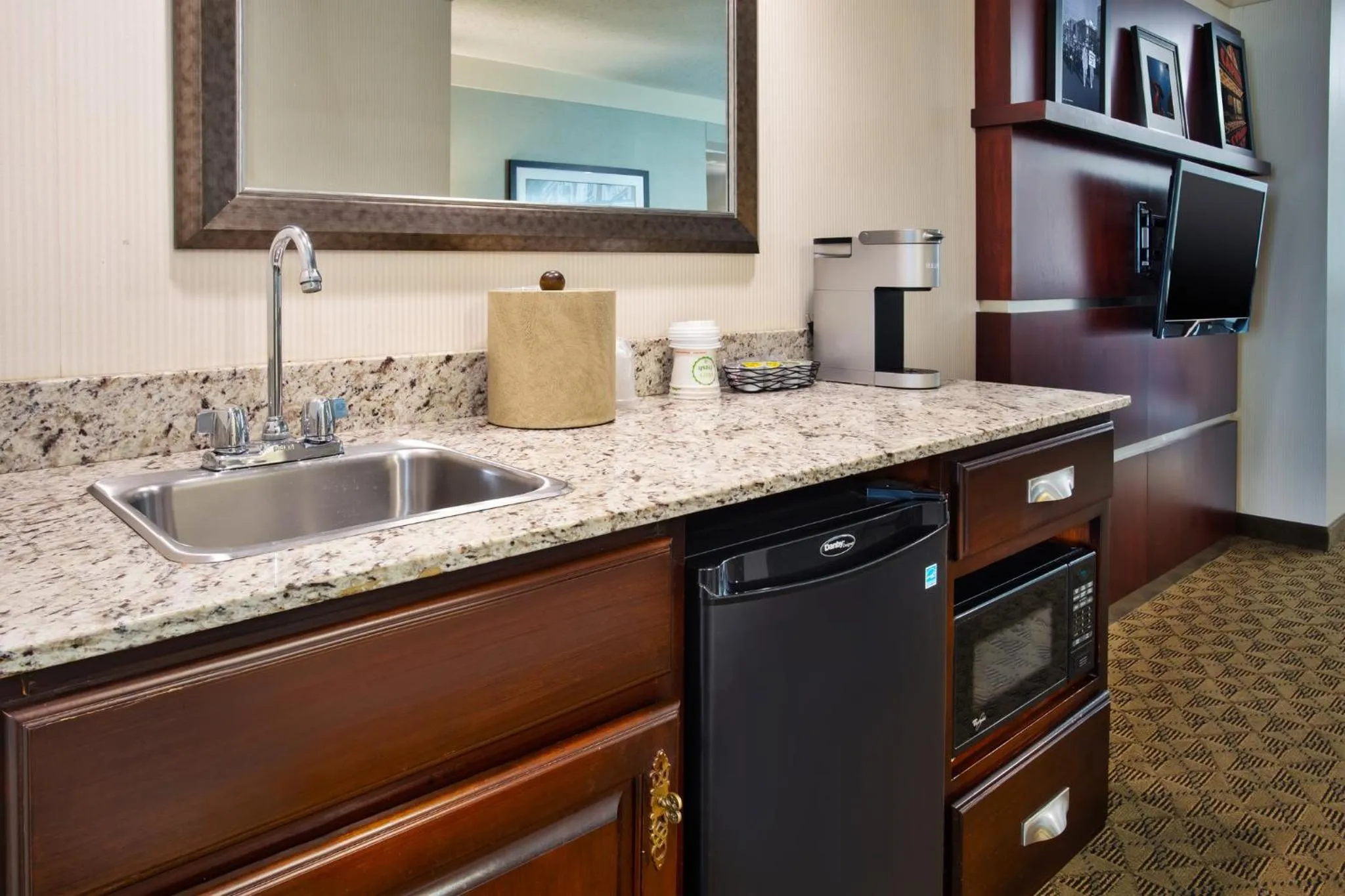 Photo of the whole room in Holiday Inn University Plaza-Bowling Green by IHG