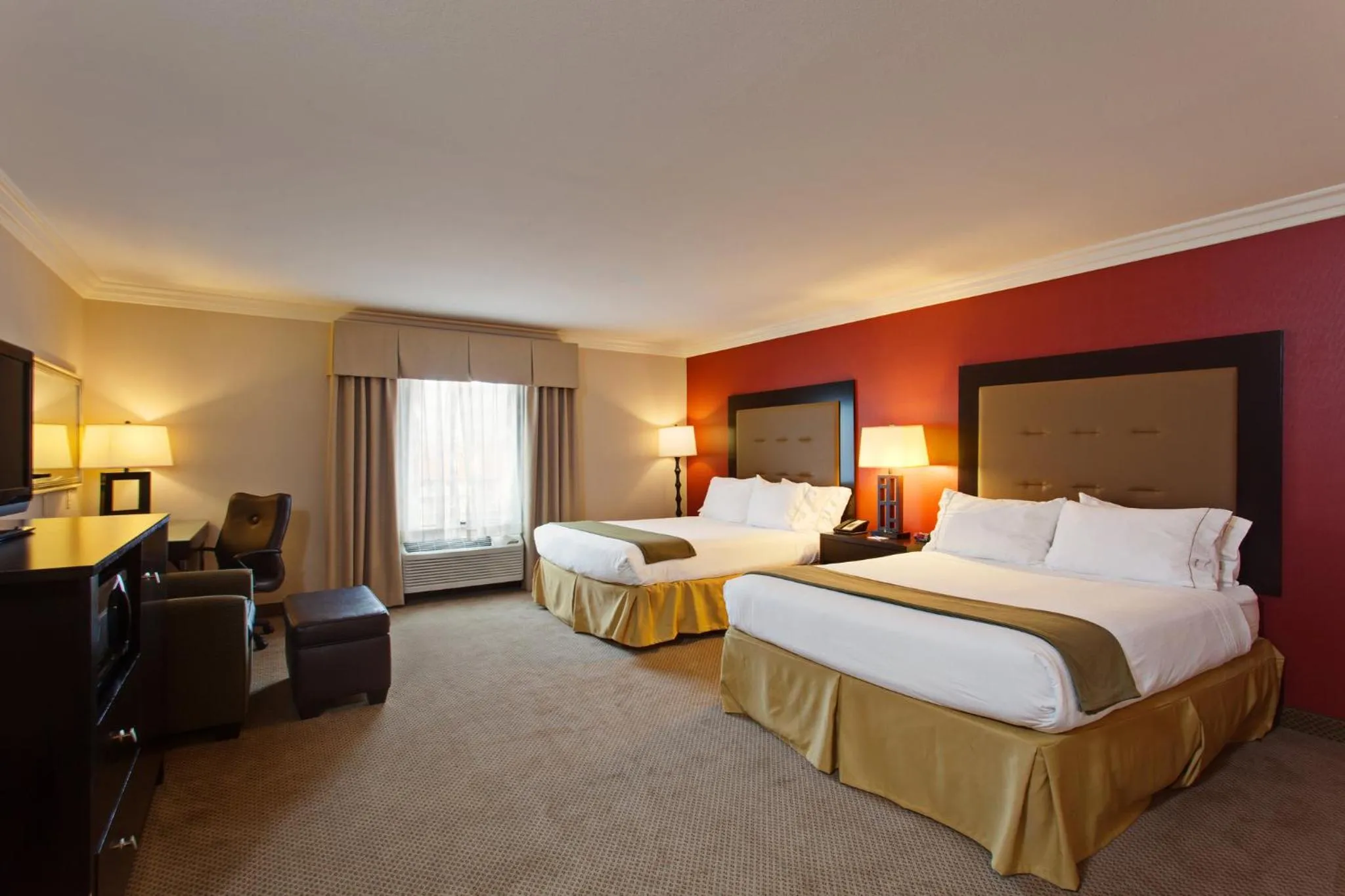 Photo of the whole room, Bed in Holiday Inn Express Hotel & Suites Twentynine Palms by IHG