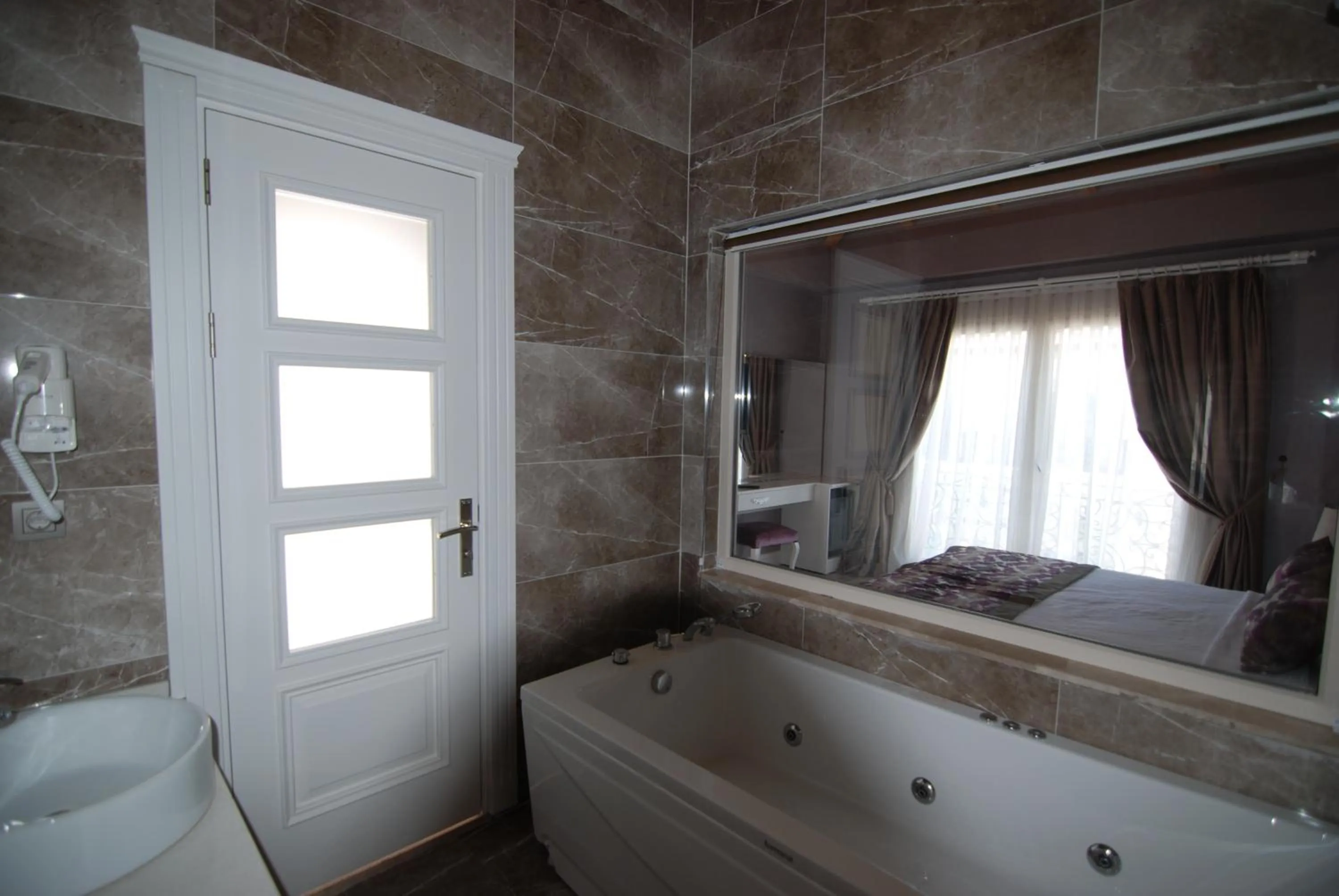 Bathroom, Bed in Alaçatı The Design Hotel