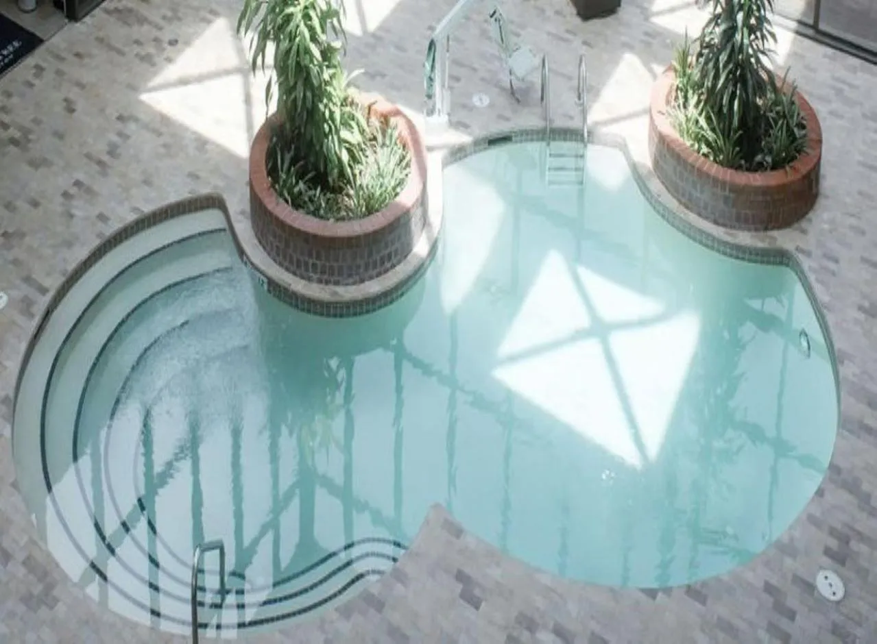 Swimming pool in DoubleTree by Hilton Charlottesville