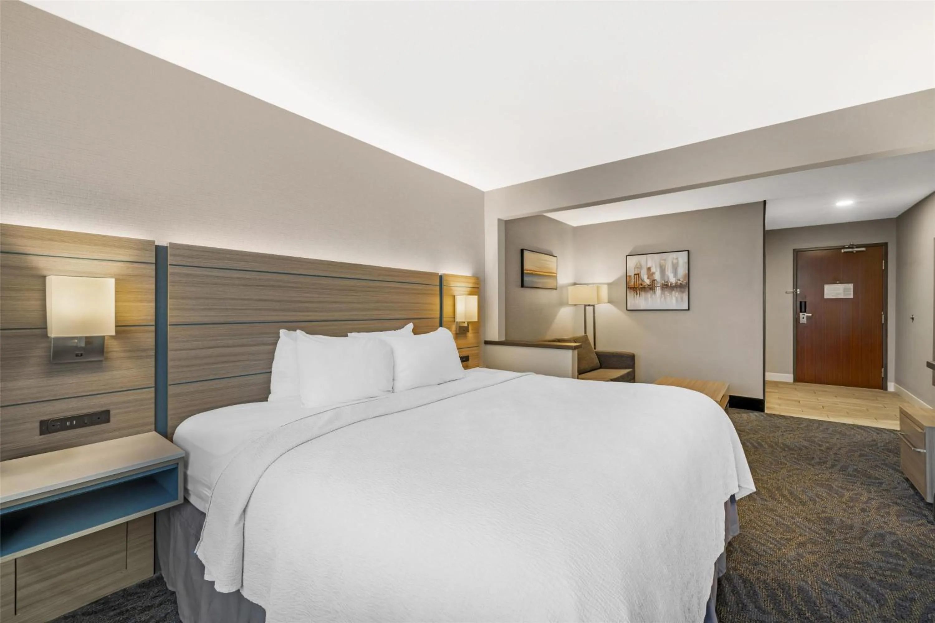 Photo of the whole room, Bed in Best Western Independence Kansas City