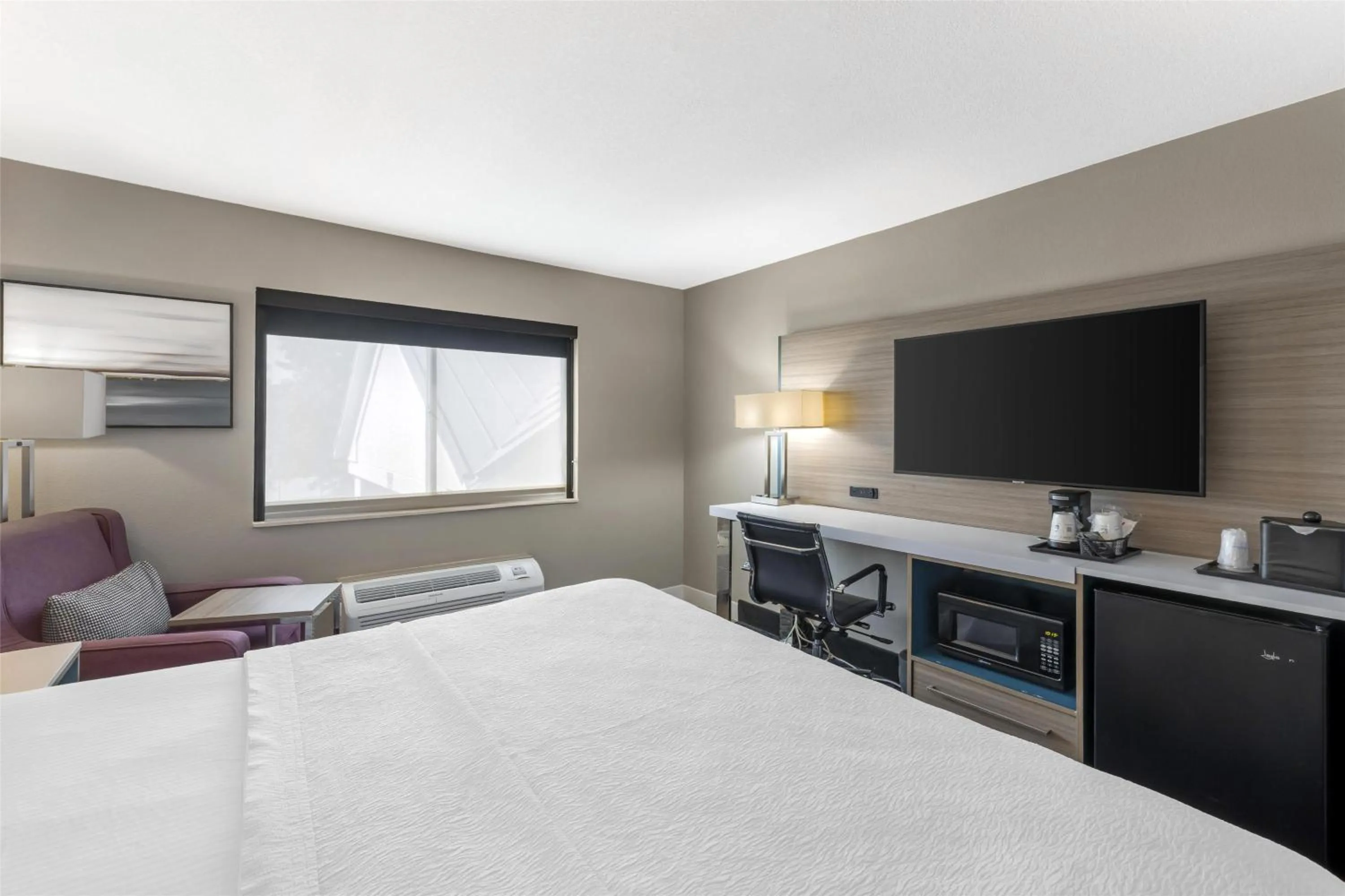 Bedroom, Bed in Best Western Independence Kansas City