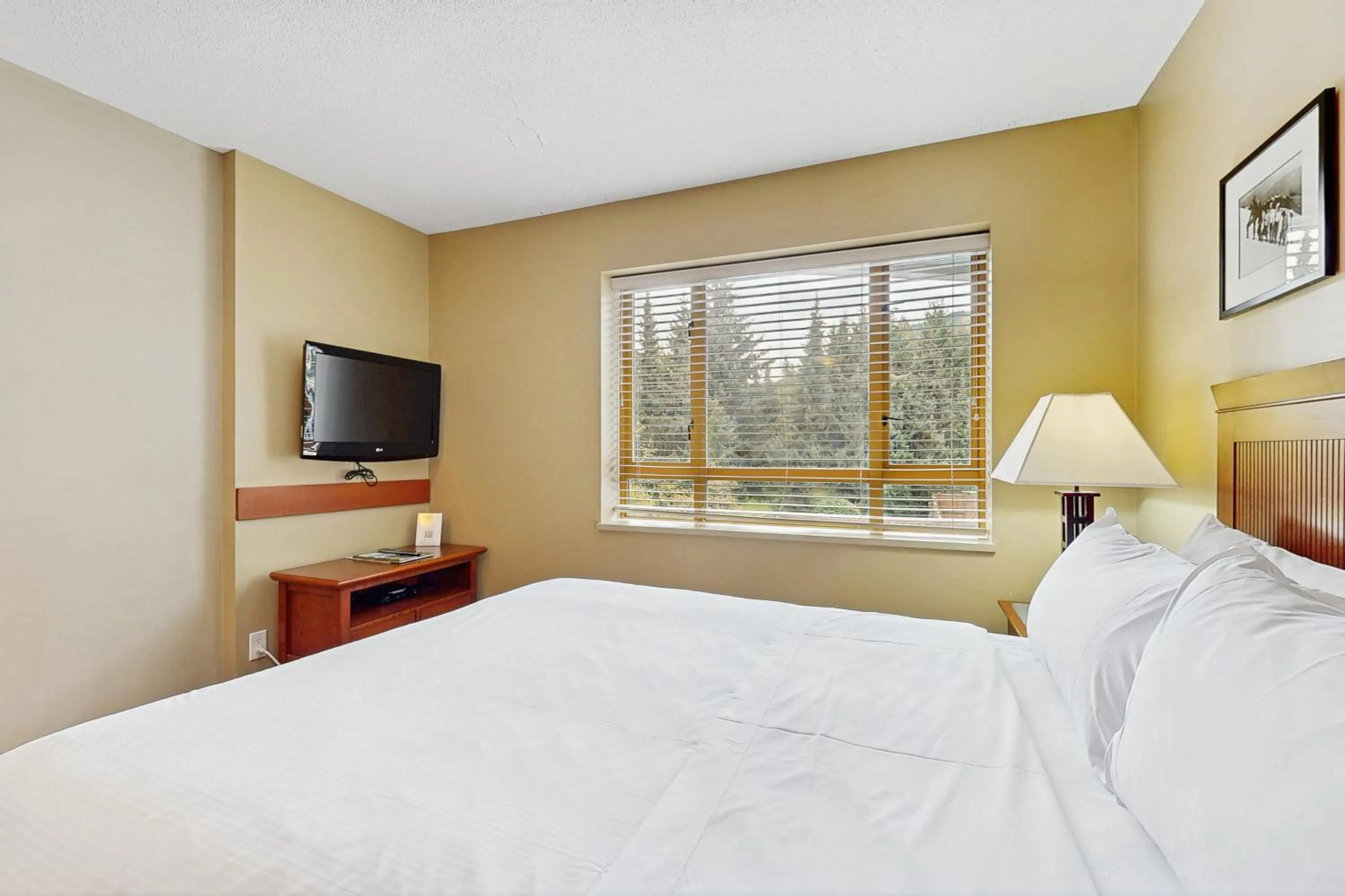 Bed in Cascade Lodge