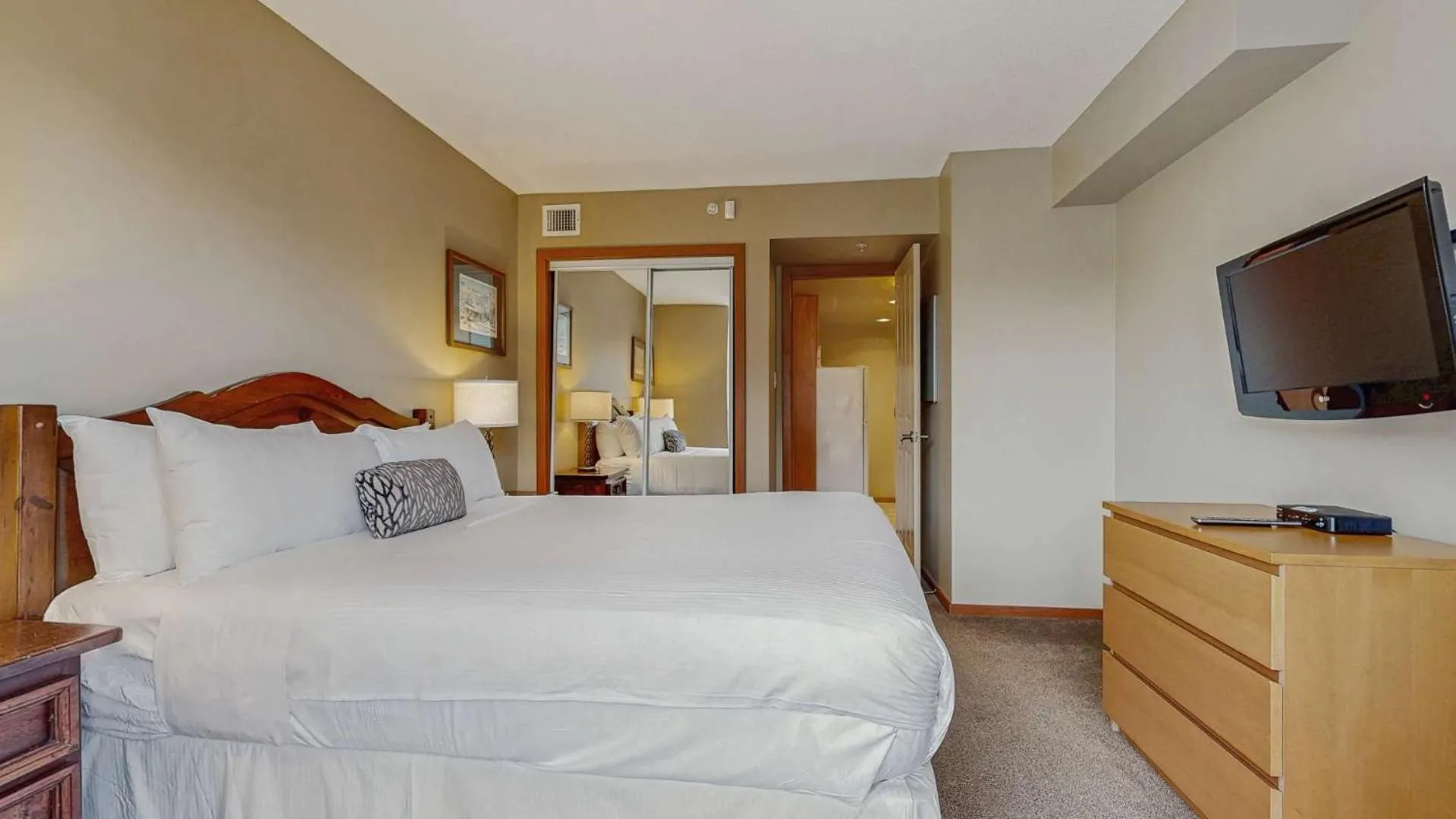 Bed in Cascade Lodge