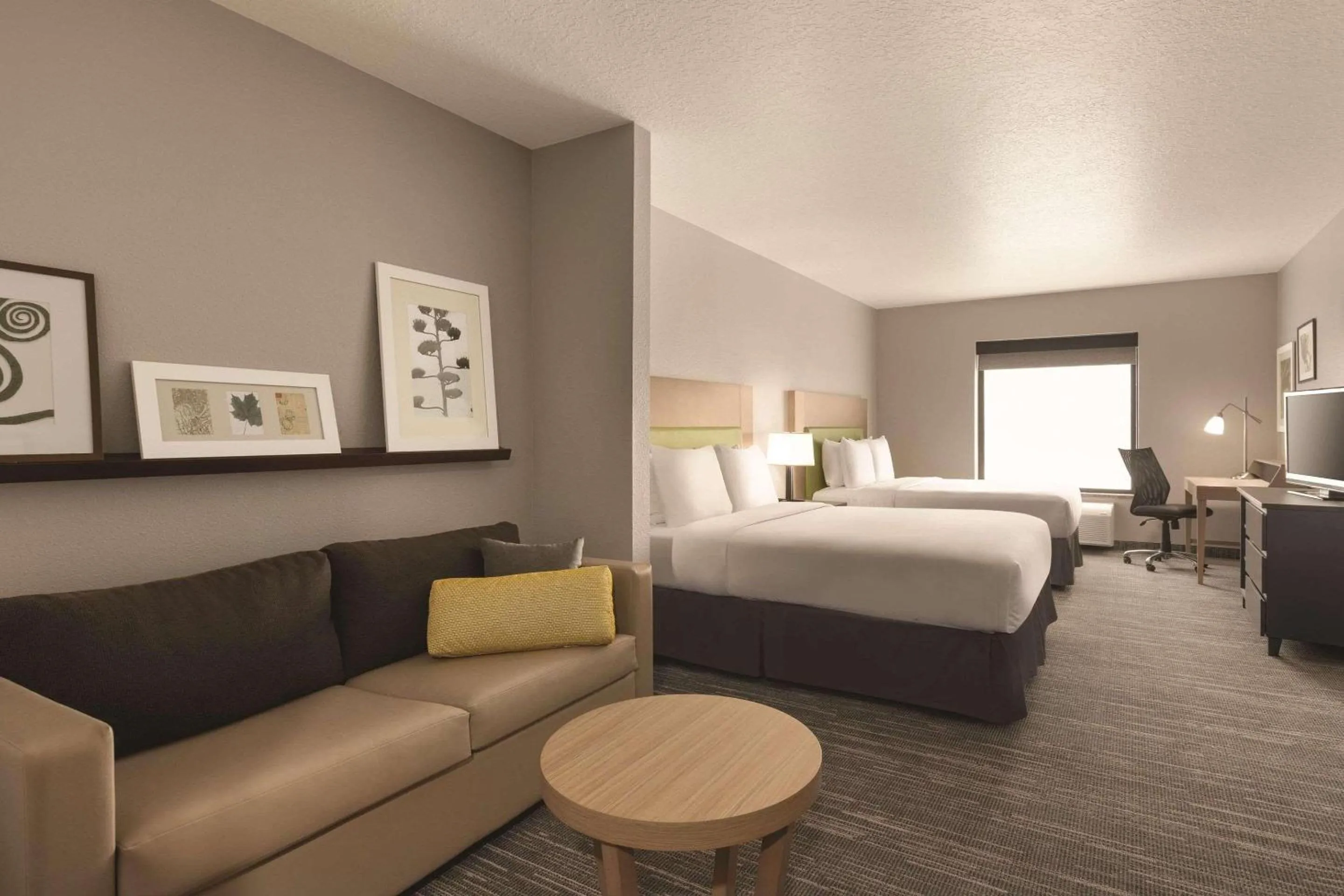 Bedroom, Bed in Country Inn & Suites by Radisson, RJ Stadium - Tampa Airport East