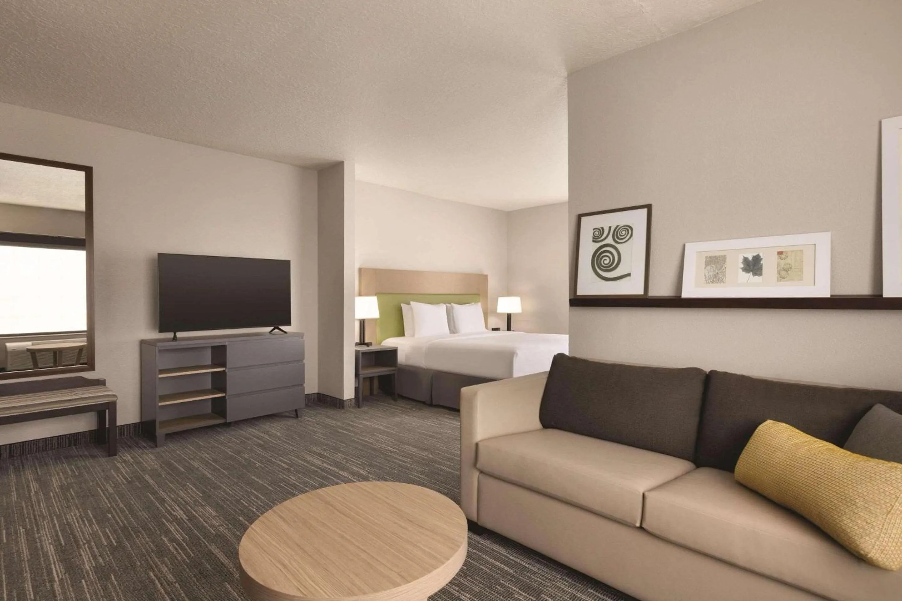 Bedroom, Bed in Country Inn & Suites by Radisson, RJ Stadium - Tampa Airport East
