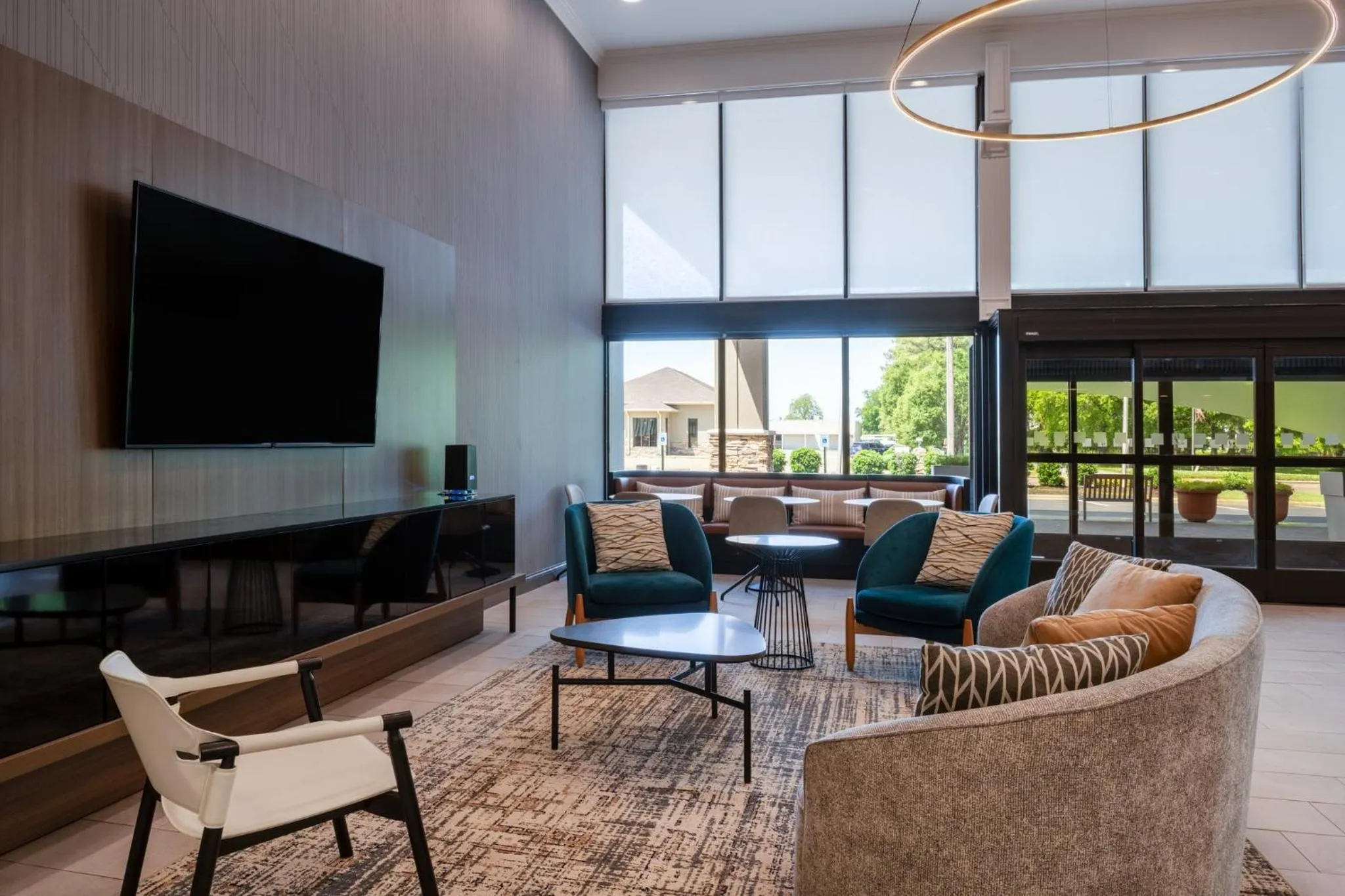 Property building in Holiday Inn Blytheville by IHG