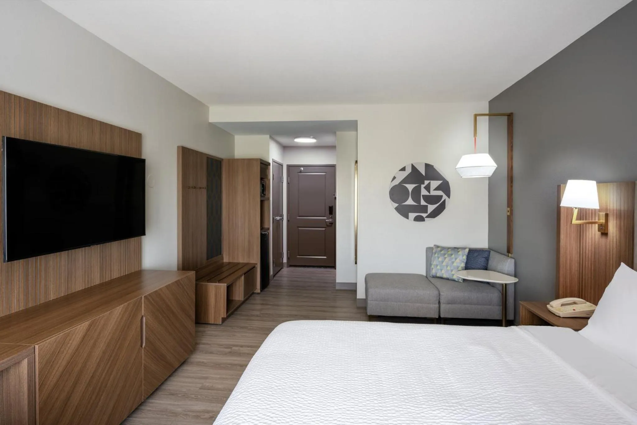 Photo of the whole room, Bed in Holiday Inn Blytheville by IHG