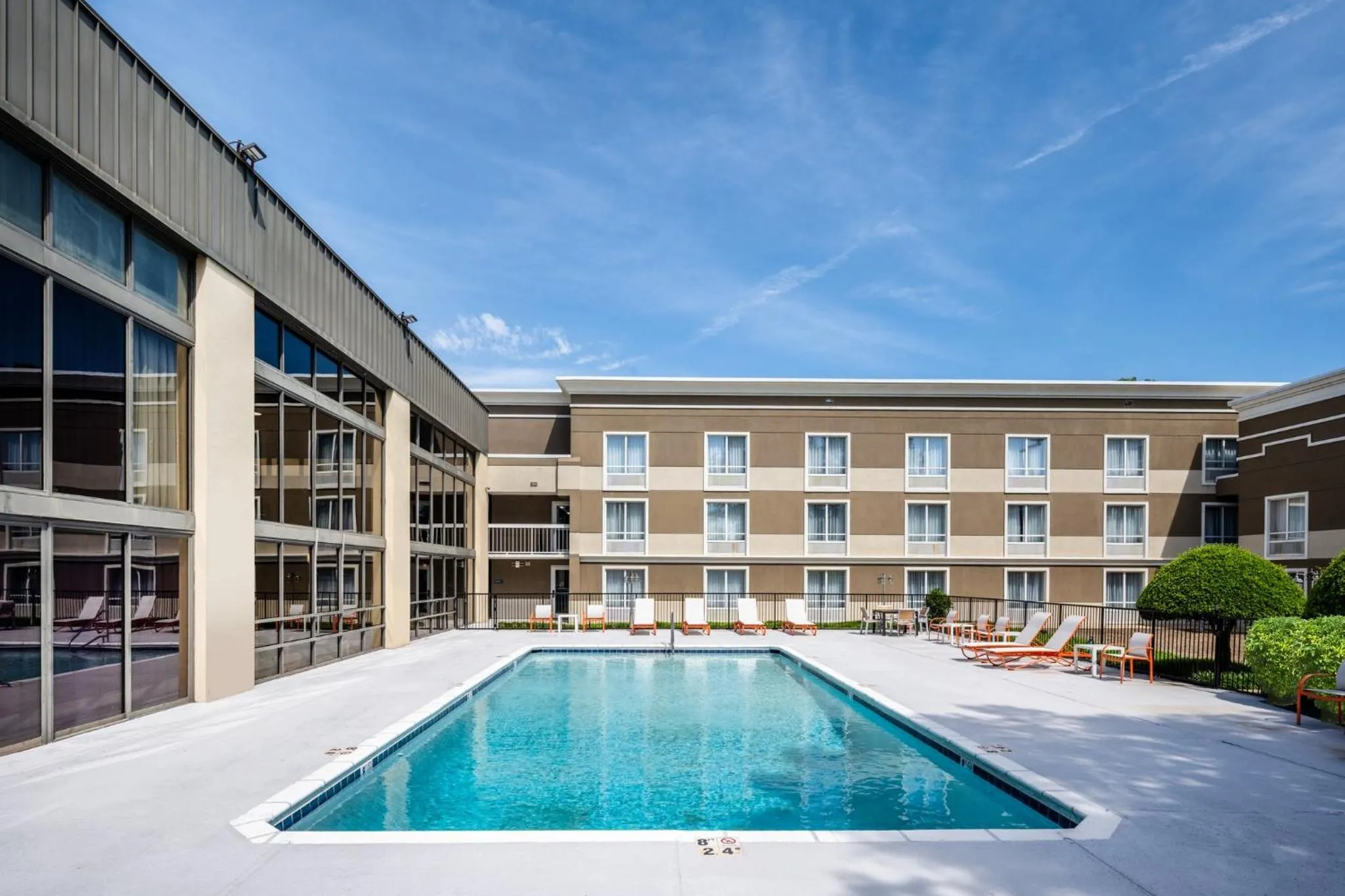 Swimming pool in Holiday Inn Blytheville by IHG