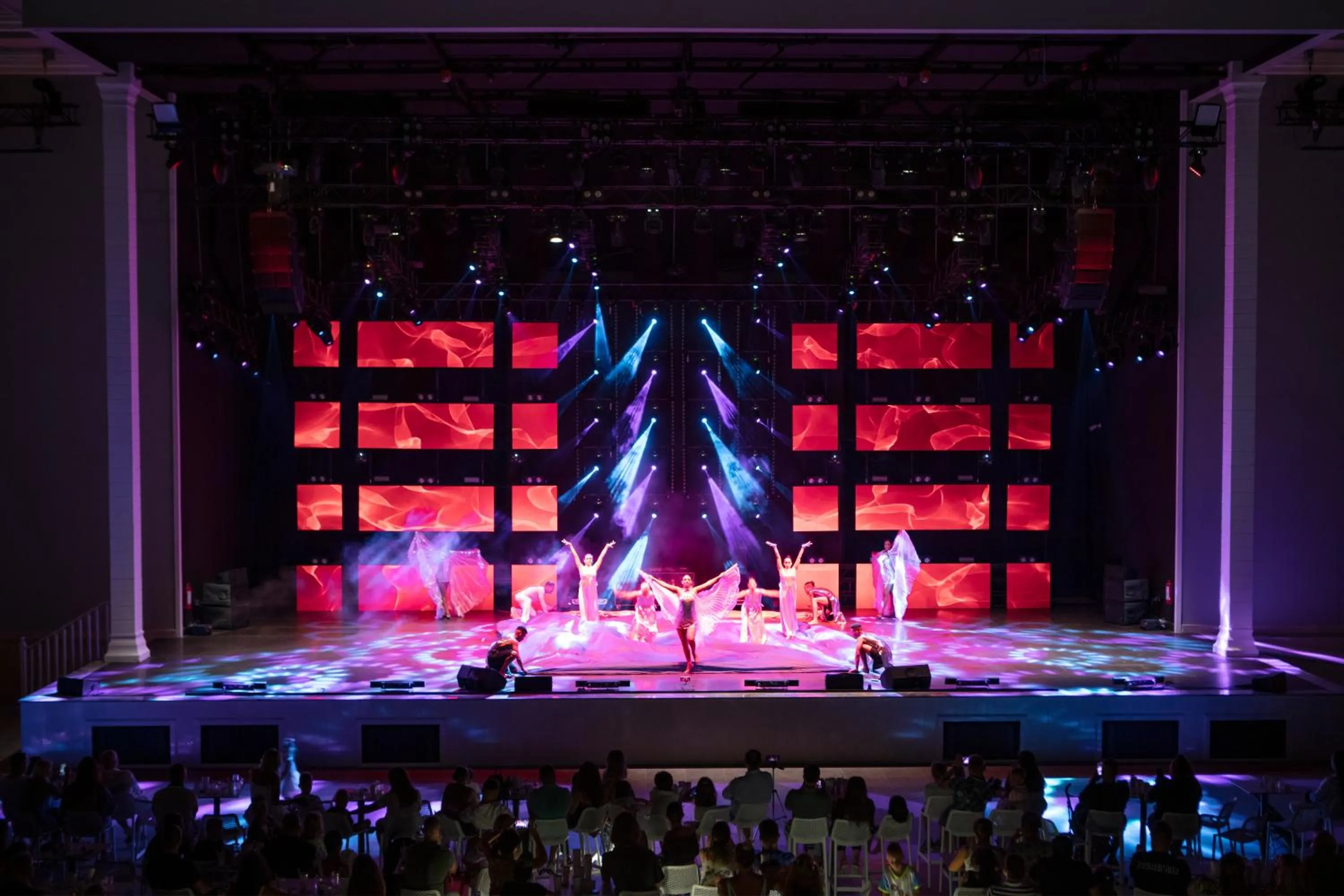 Evening entertainment in Granada Luxury Belek - Family Kids Concept