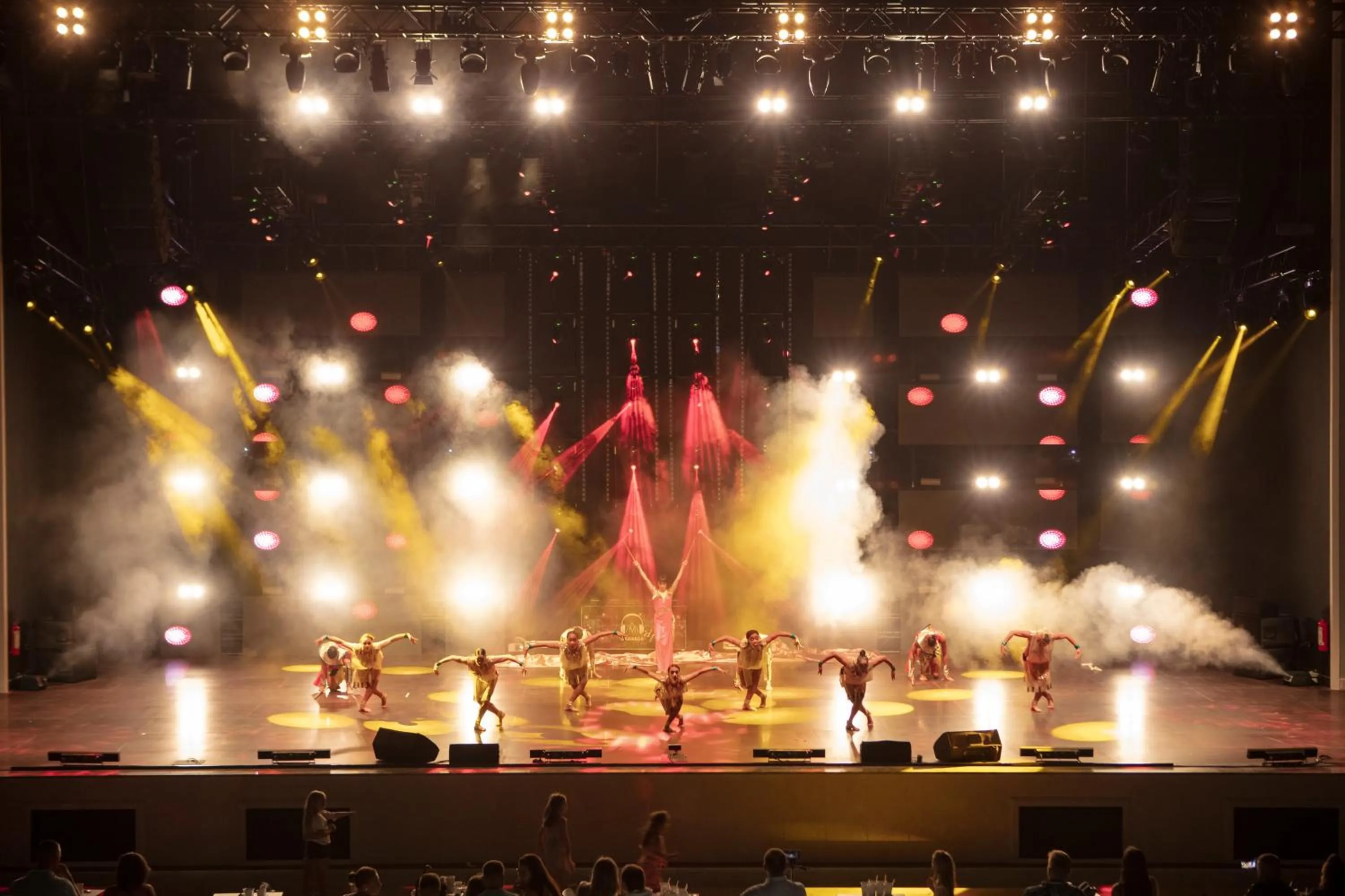 Evening entertainment in Granada Luxury Belek - Family Kids Concept