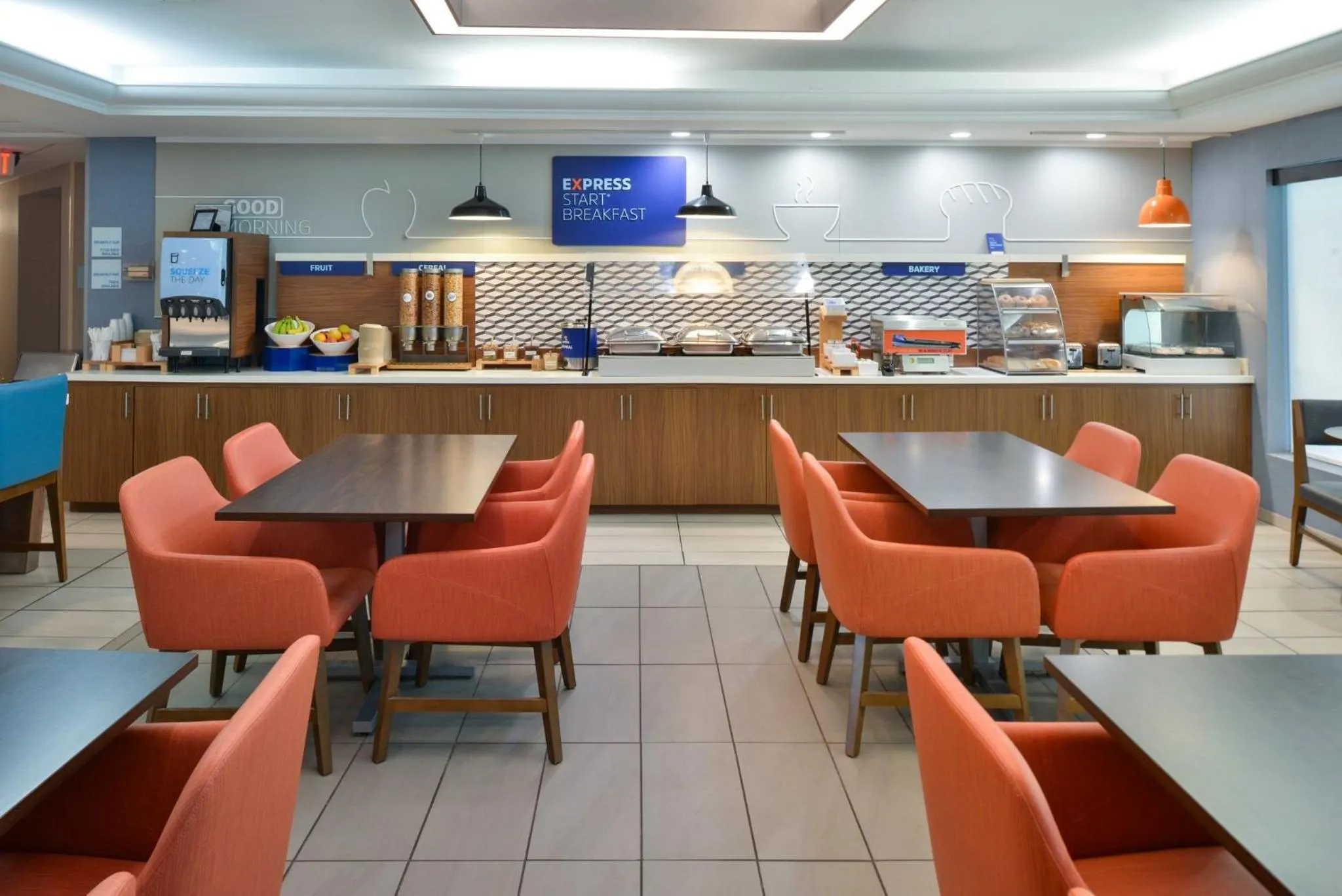 Breakfast in Holiday Inn Express Lewisburg - New Columbia by IHG