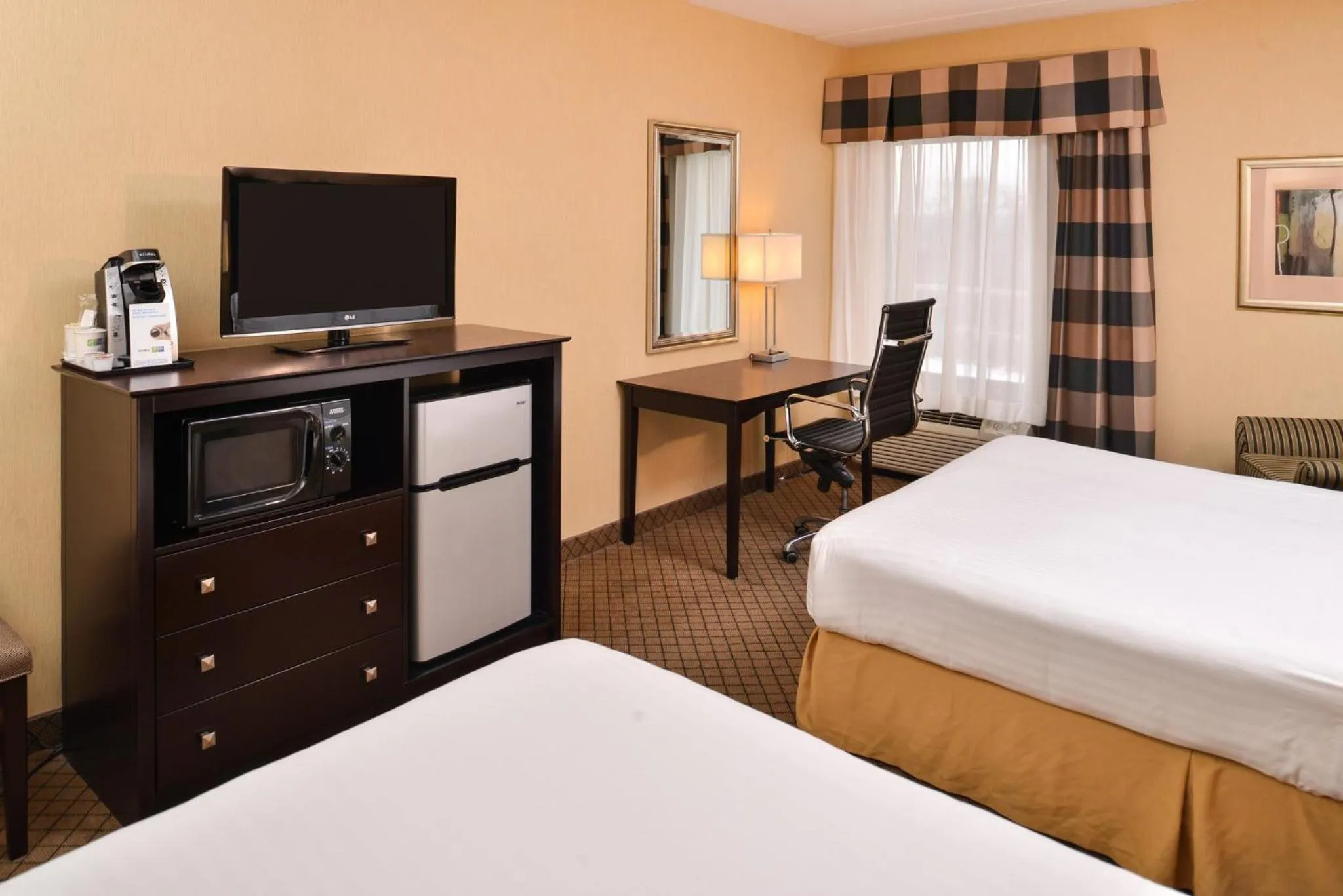 Photo of the whole room, Bed in Holiday Inn Express Lewisburg - New Columbia by IHG