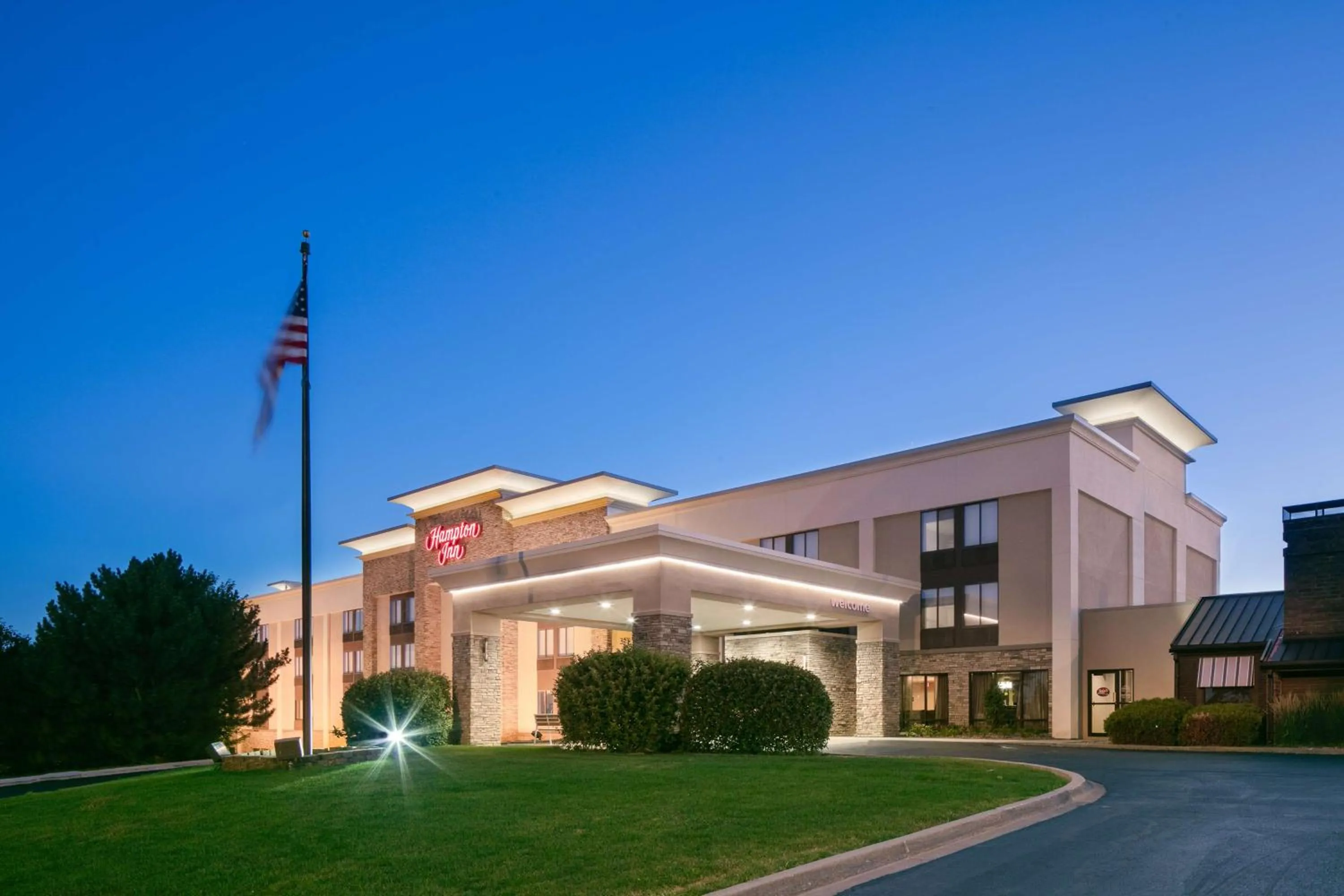 Property building in Hampton Inn Iowa City/Coralville