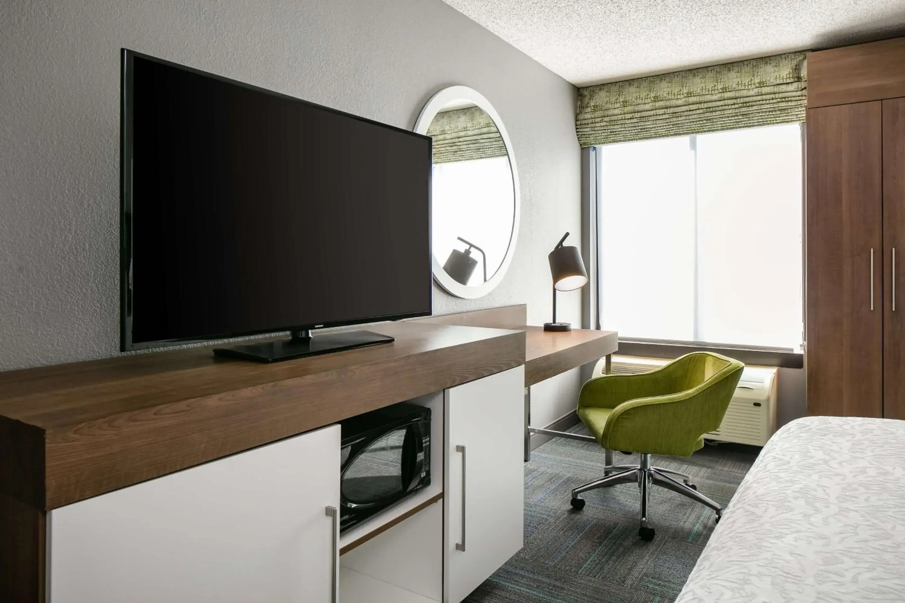 King Room - Non-Smoking in Hampton Inn Iowa City/Coralville King Room - Non-Smoking in Hampton Inn Iowa City/Coralville