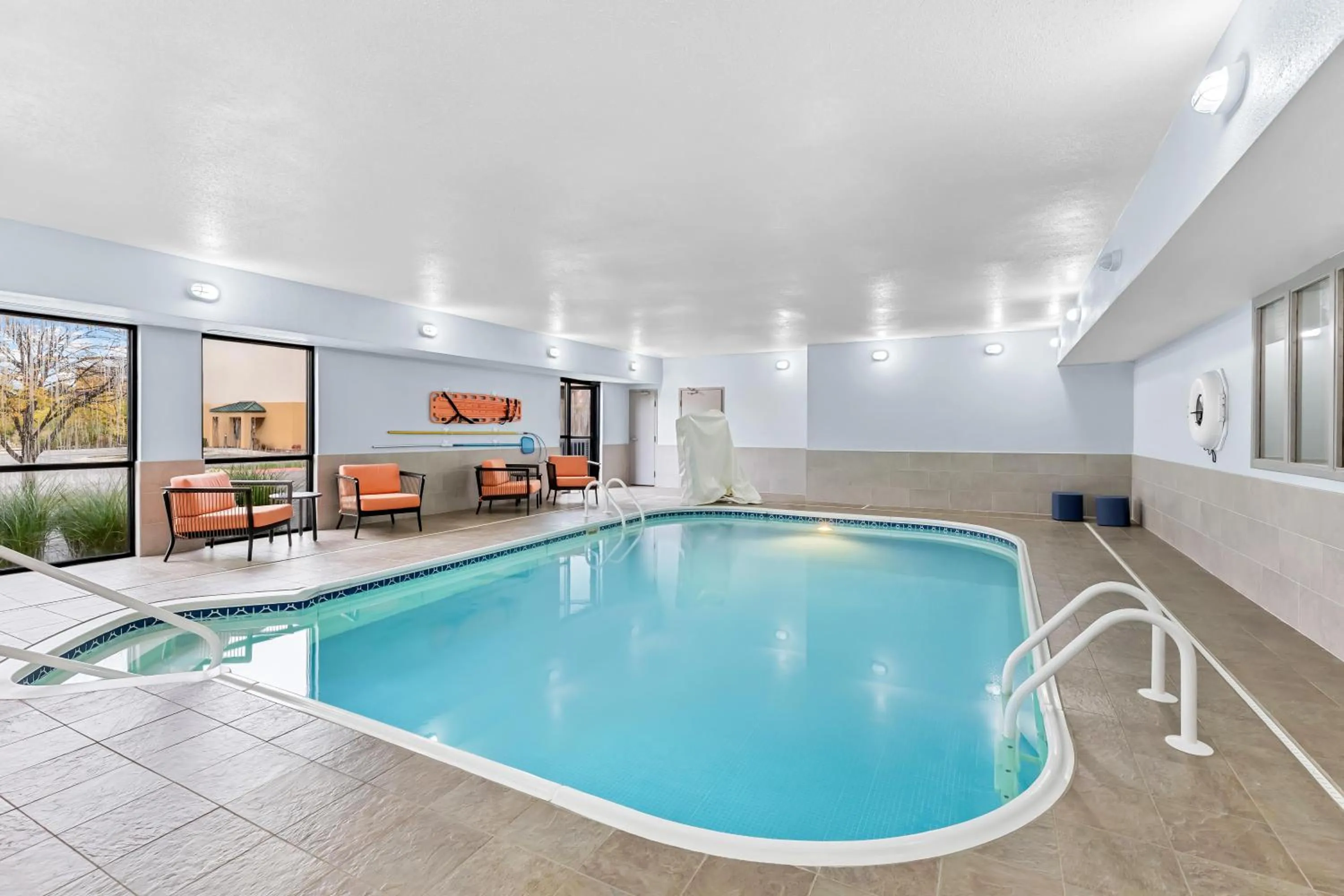 Pool view in Hampton Inn Akron-Fairlawn