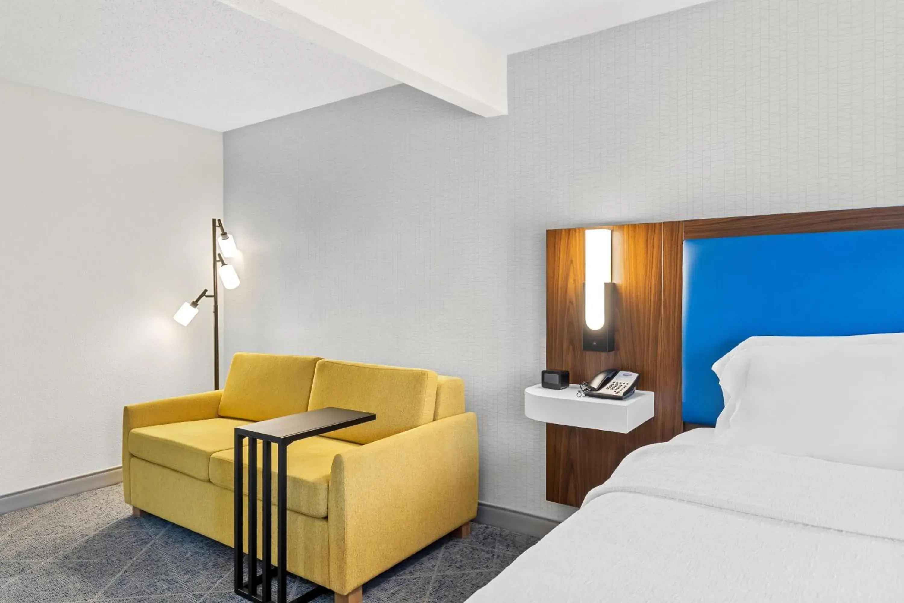 King Study with Sofa Bed - Non-Smoking in Hampton Inn Akron-Fairlawn King Study with Sofa Bed - Non-Smoking in Hampton Inn Akron-Fairlawn