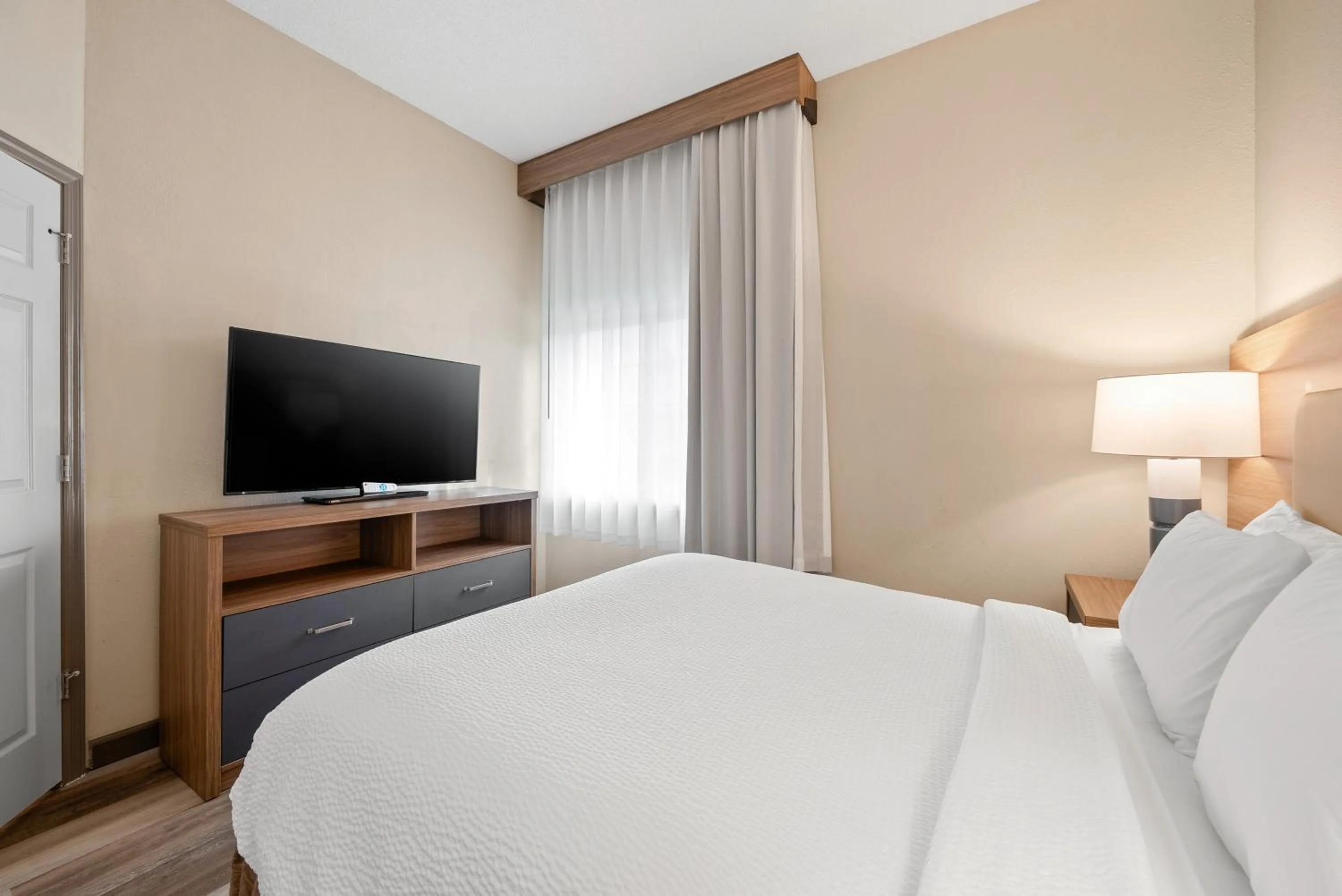 Bed in Candlewood Suites Bordentown-Trenton by IHG