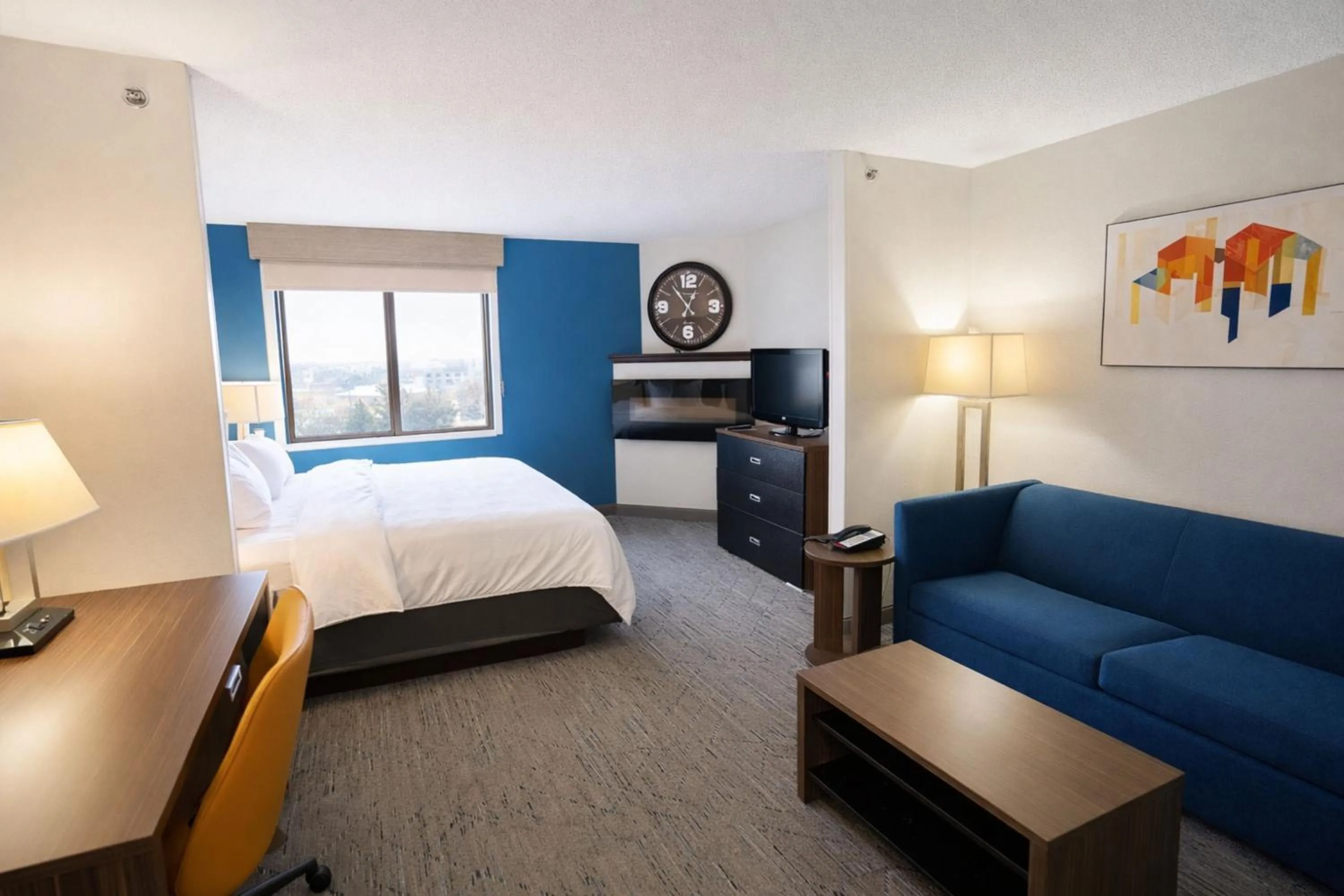 Photo of the whole room, Bed in Holiday Inn Express Hotel & Suites St. Paul - Woodbury by IHG