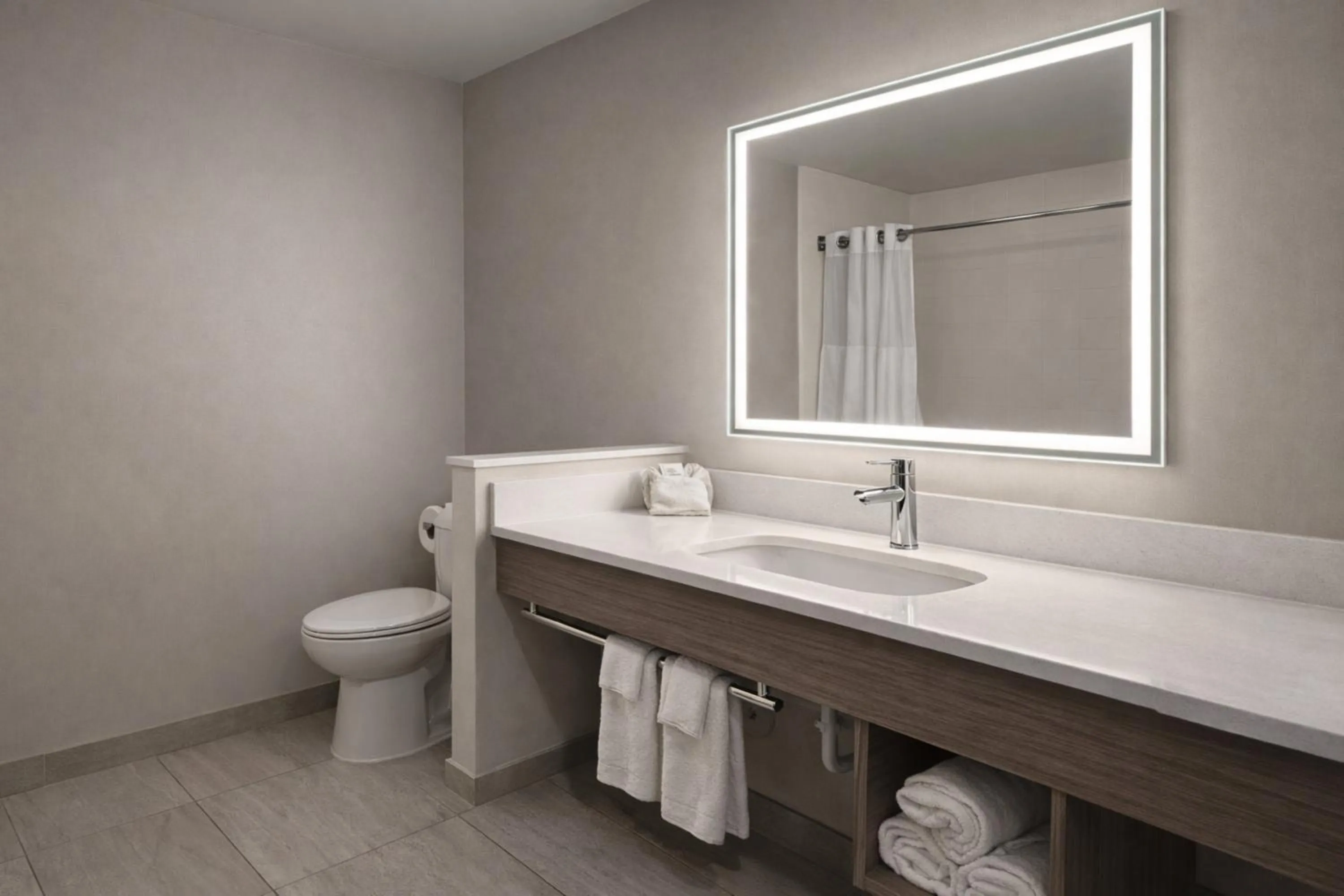 Photo of the whole room in Holiday Inn Express Hotel & Suites St. Paul - Woodbury by IHG