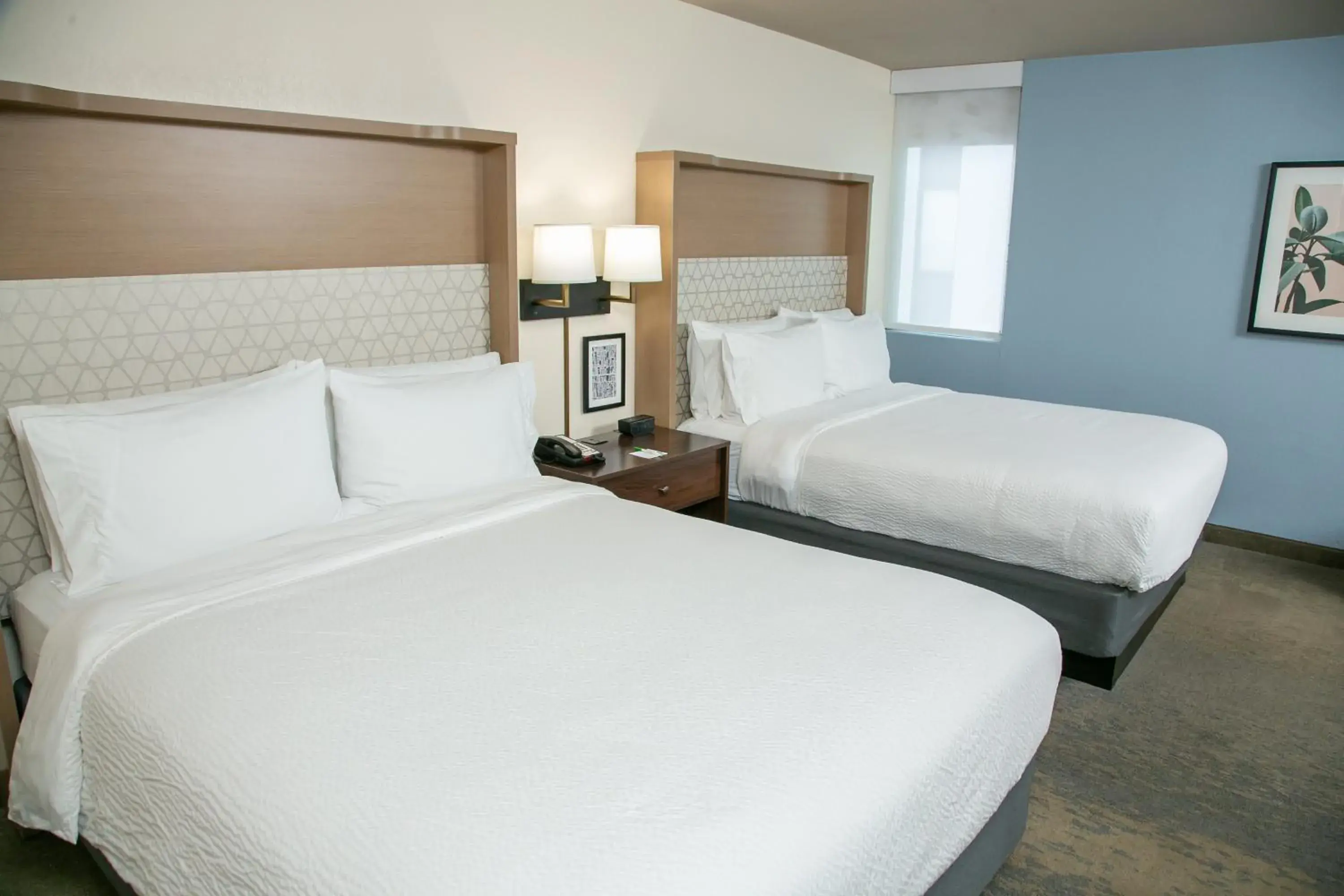 Queen Suite with Two Queen Beds in Holiday Inn Metairie New Orleans by IHG Queen Suite with Two Queen Beds in Holiday Inn Metairie New Orleans by IHG