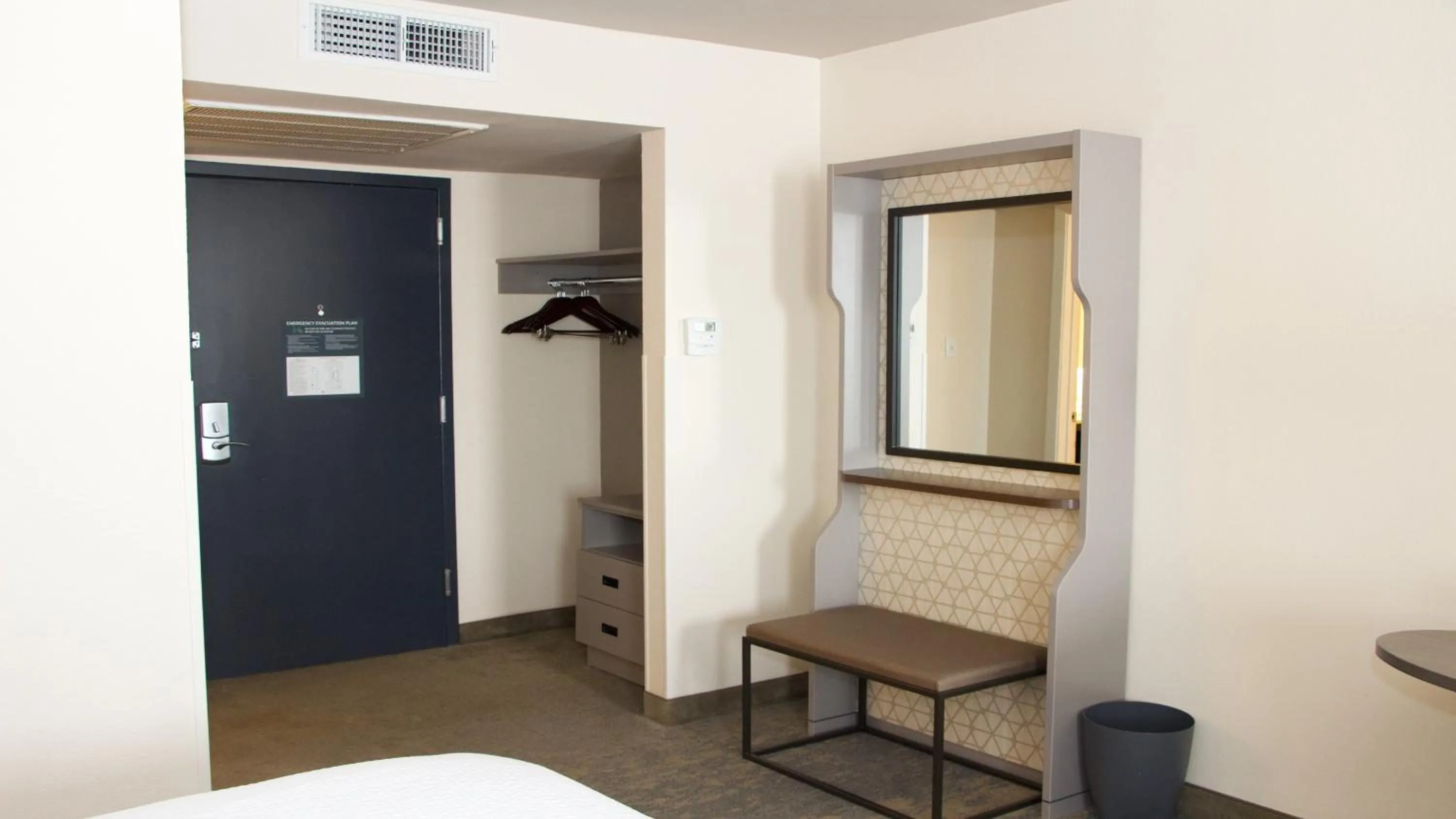 Bedroom, Bed in Holiday Inn Metairie New Orleans by IHG