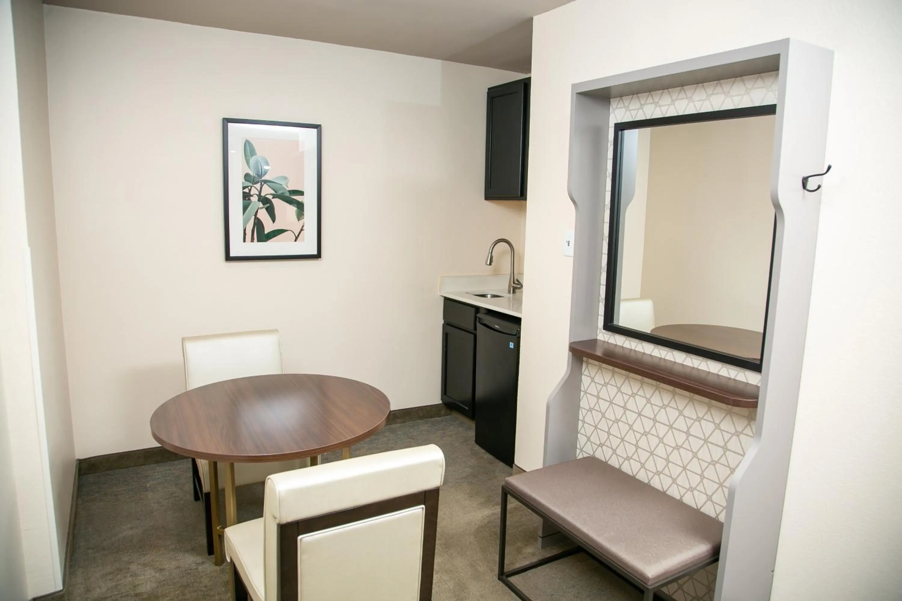 Bedroom in Holiday Inn Metairie New Orleans by IHG