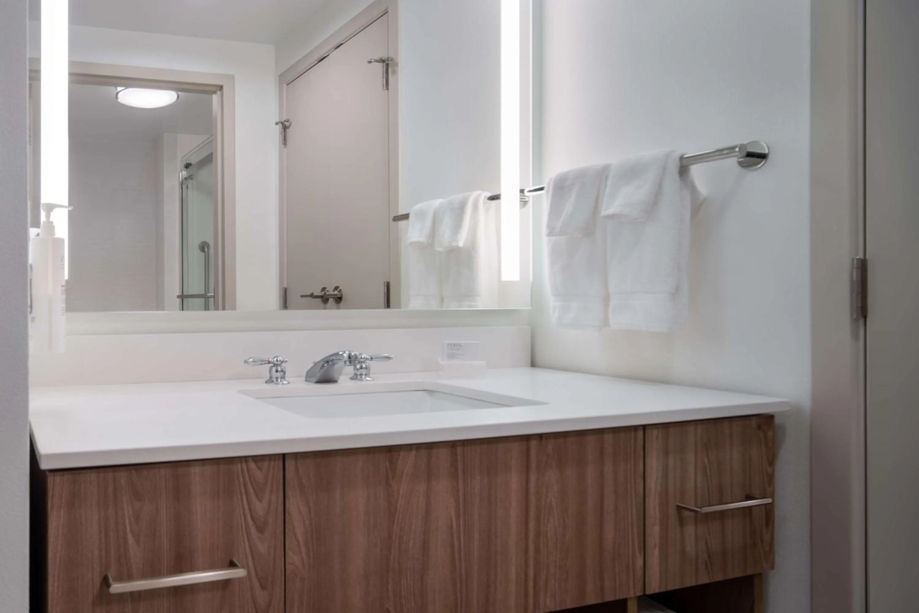 Bathroom in Homewood Suites by Hilton Davidson